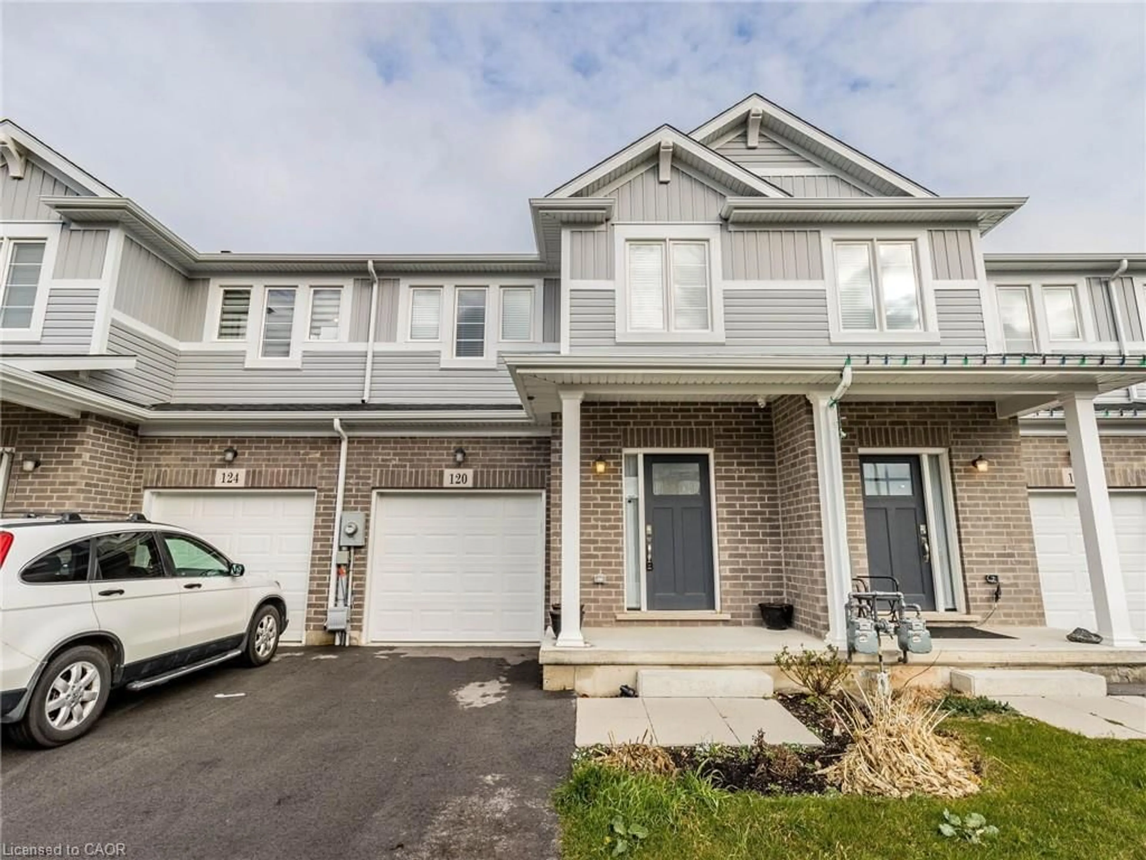 Unknown for 120 Sycamore St, Welland Ontario L3C 0H8