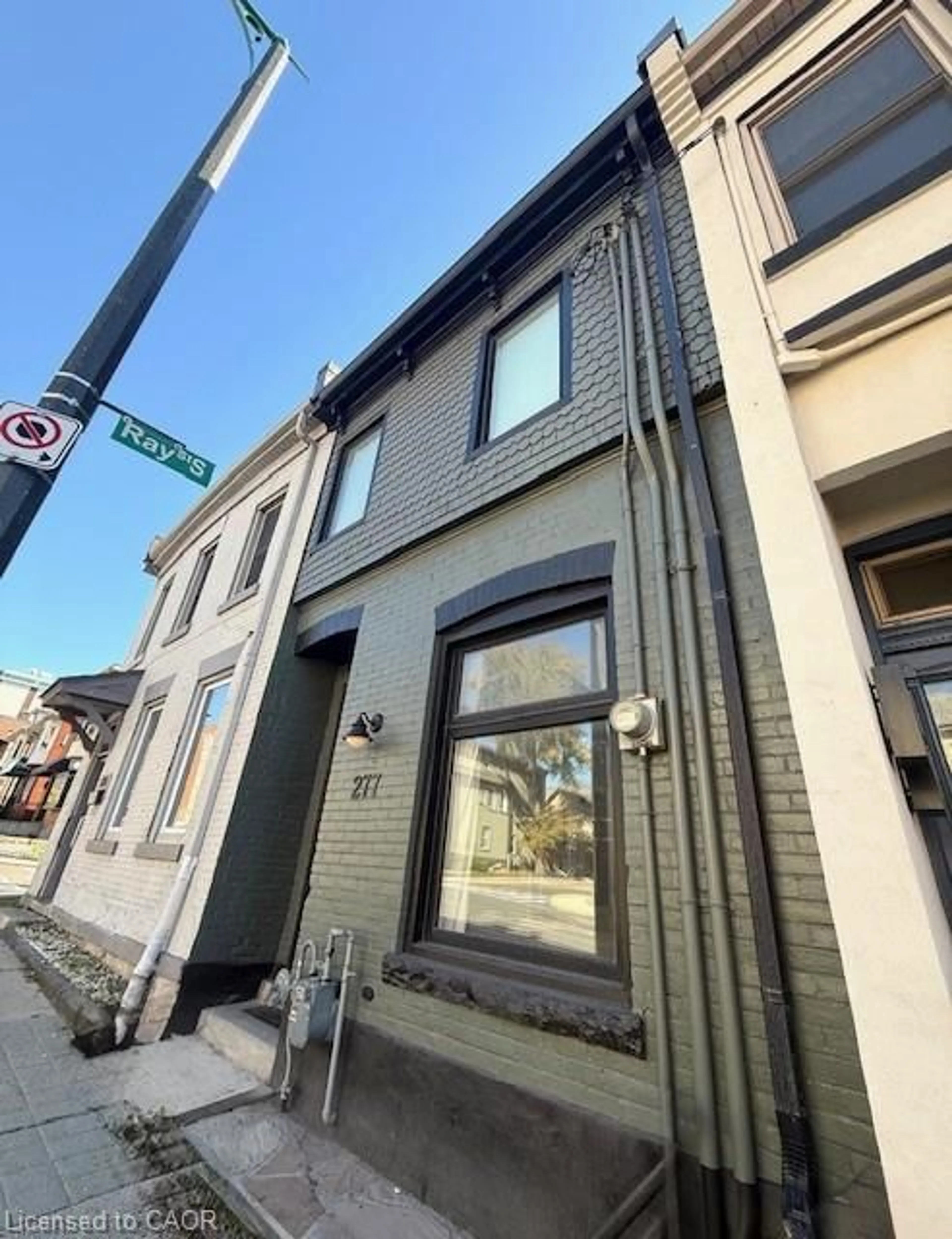 Home with brick exterior material, street for 277 Main St, Hamilton Ontario L8P 1J7