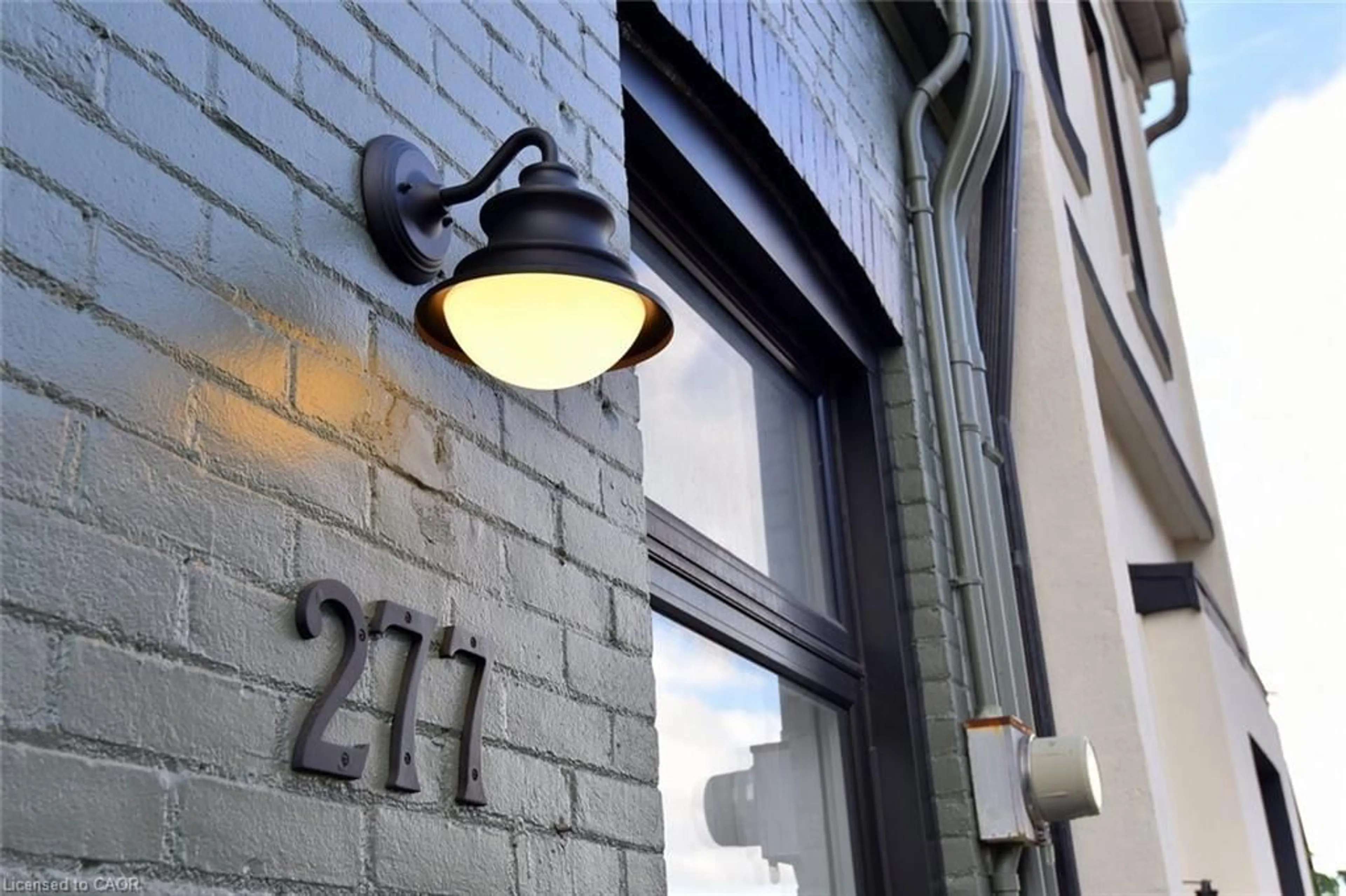 Unknown for 277 Main St, Hamilton Ontario L8P 1J7