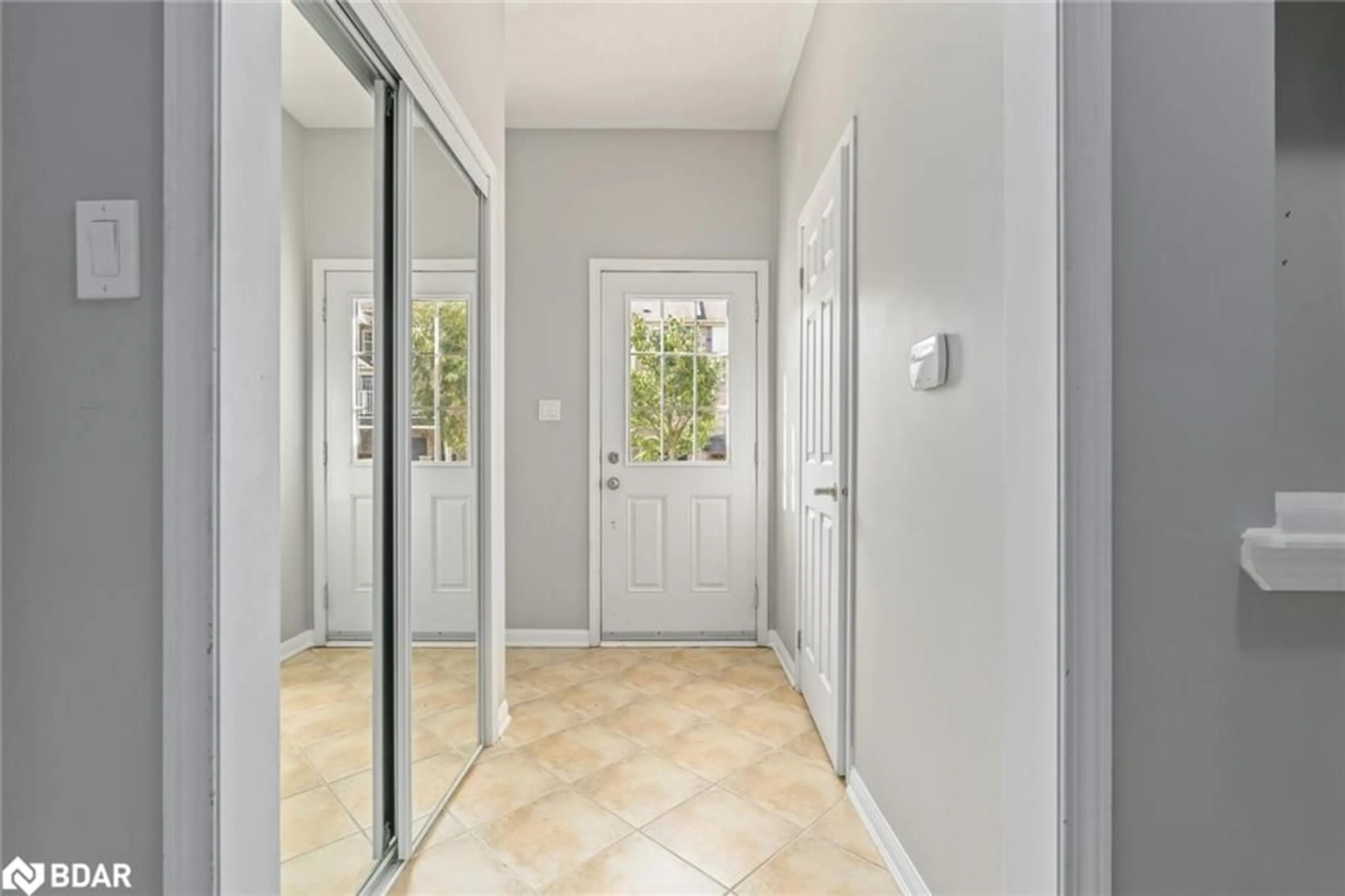 Indoor entryway for 629 Frank Pl, Milton Ontario L9T 0R1