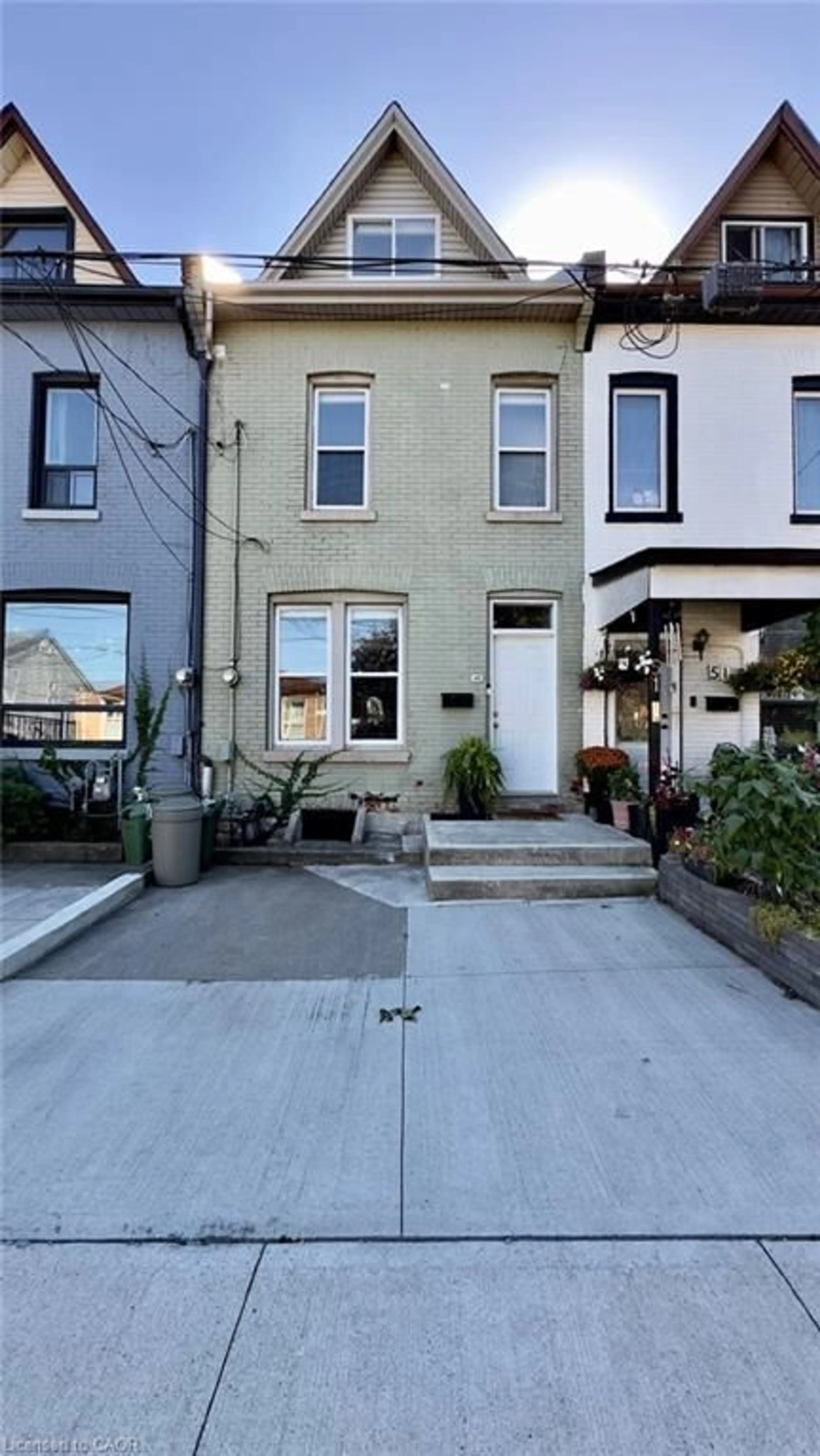 Patio, street for 49 Sheaffe St, Hamilton Ontario L8R 2E8