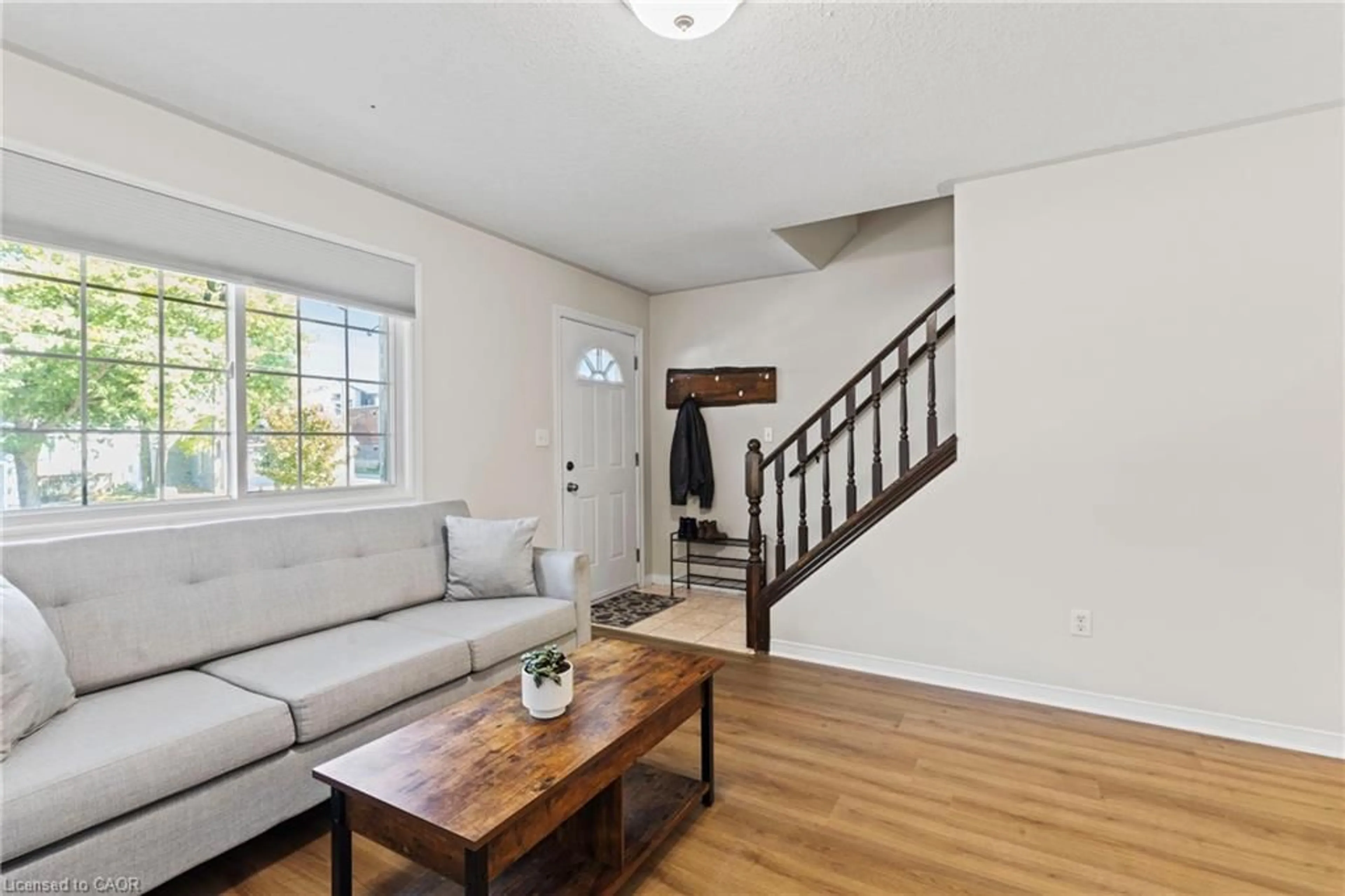 Living room with furniture, unknown for 74 Grand River Ave, Brantford Ontario N3T 4X4