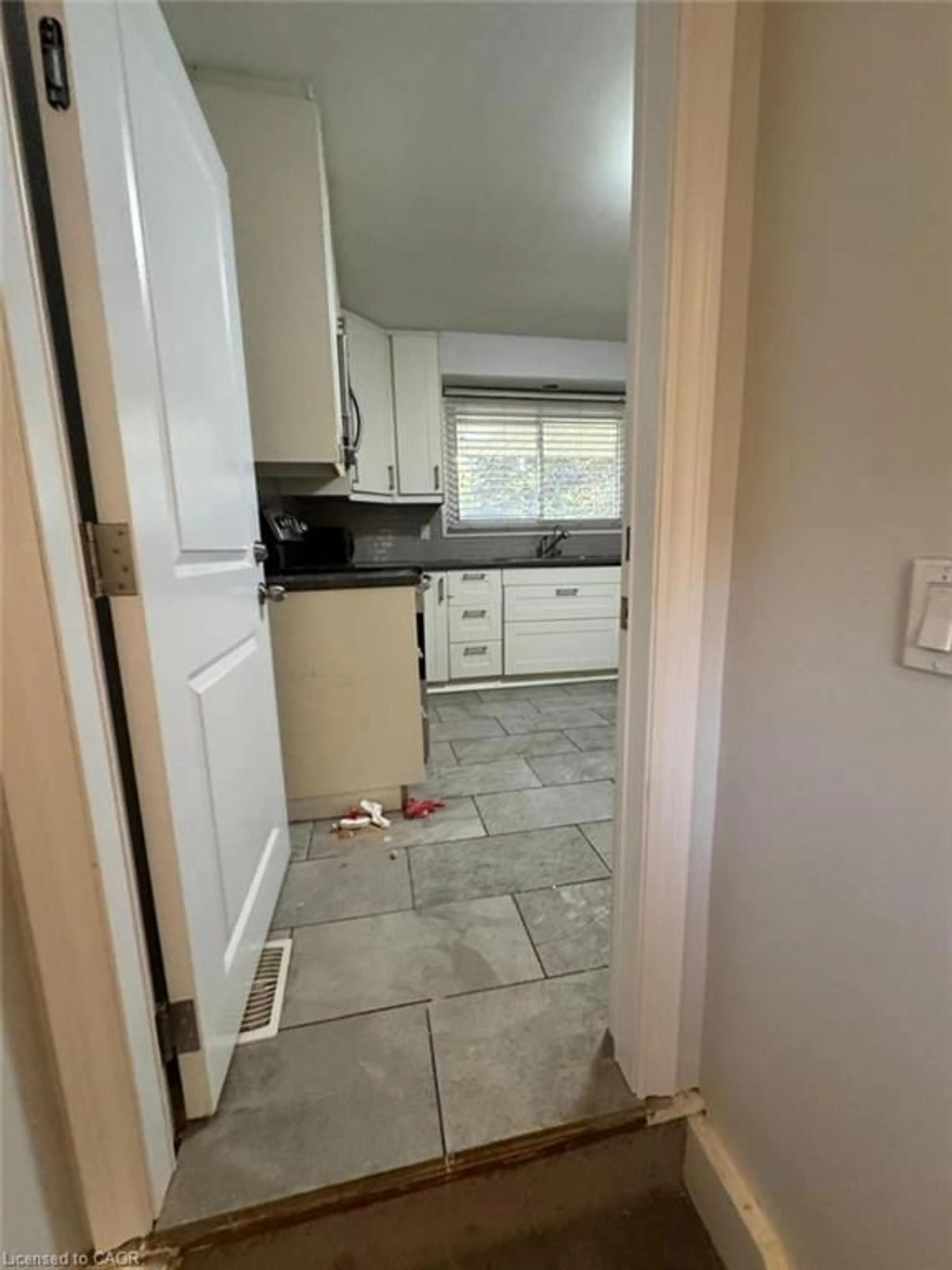 Unknown for 276 Erb St, Waterloo Ontario N2J 1N7