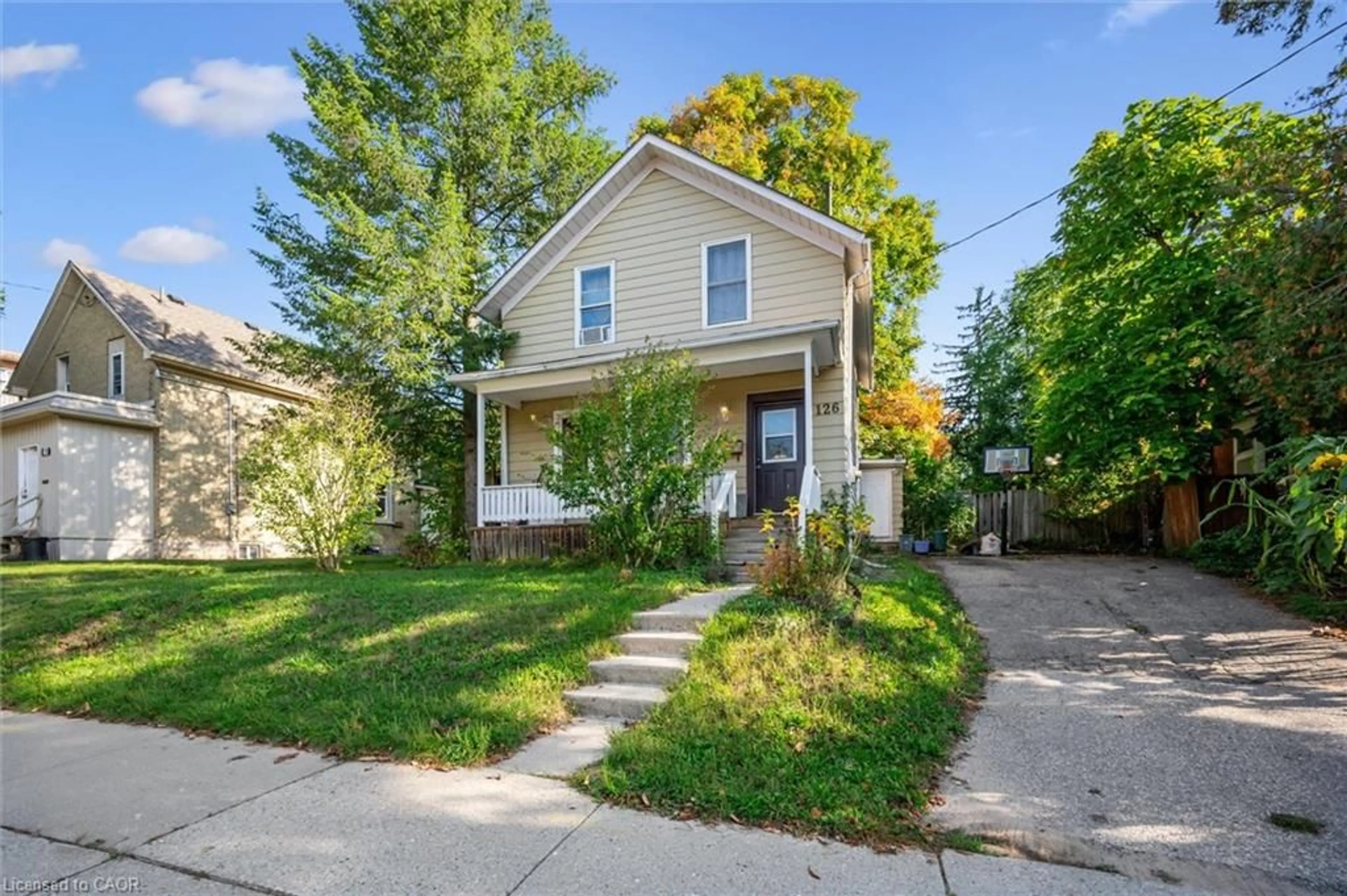 Unknown for 126 Waterloo St, Kitchener Ontario N2H 3V6