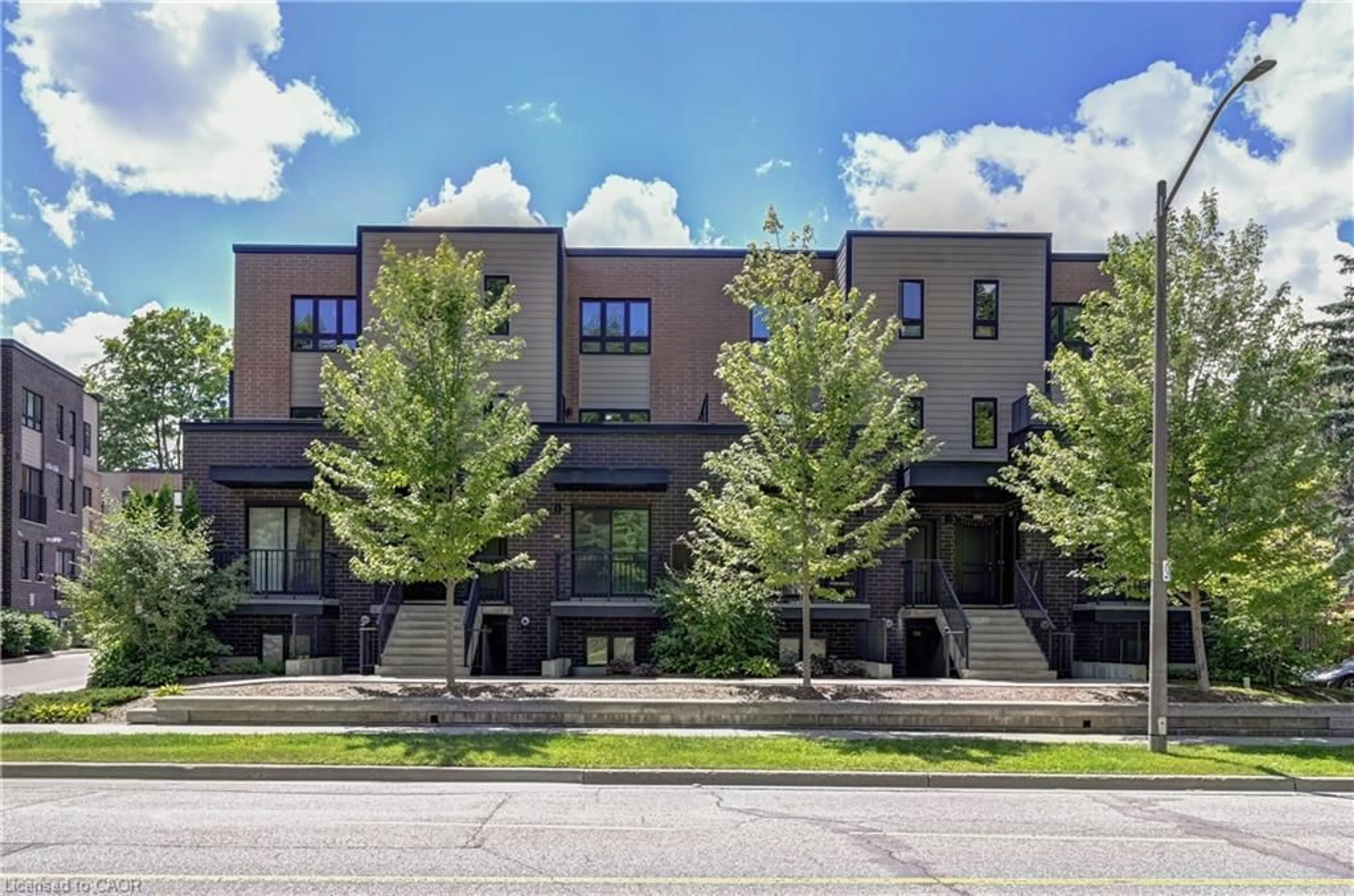 Patio, street for 190 Century Hill Dr #A4, Kitchener Ontario N2E 0G9