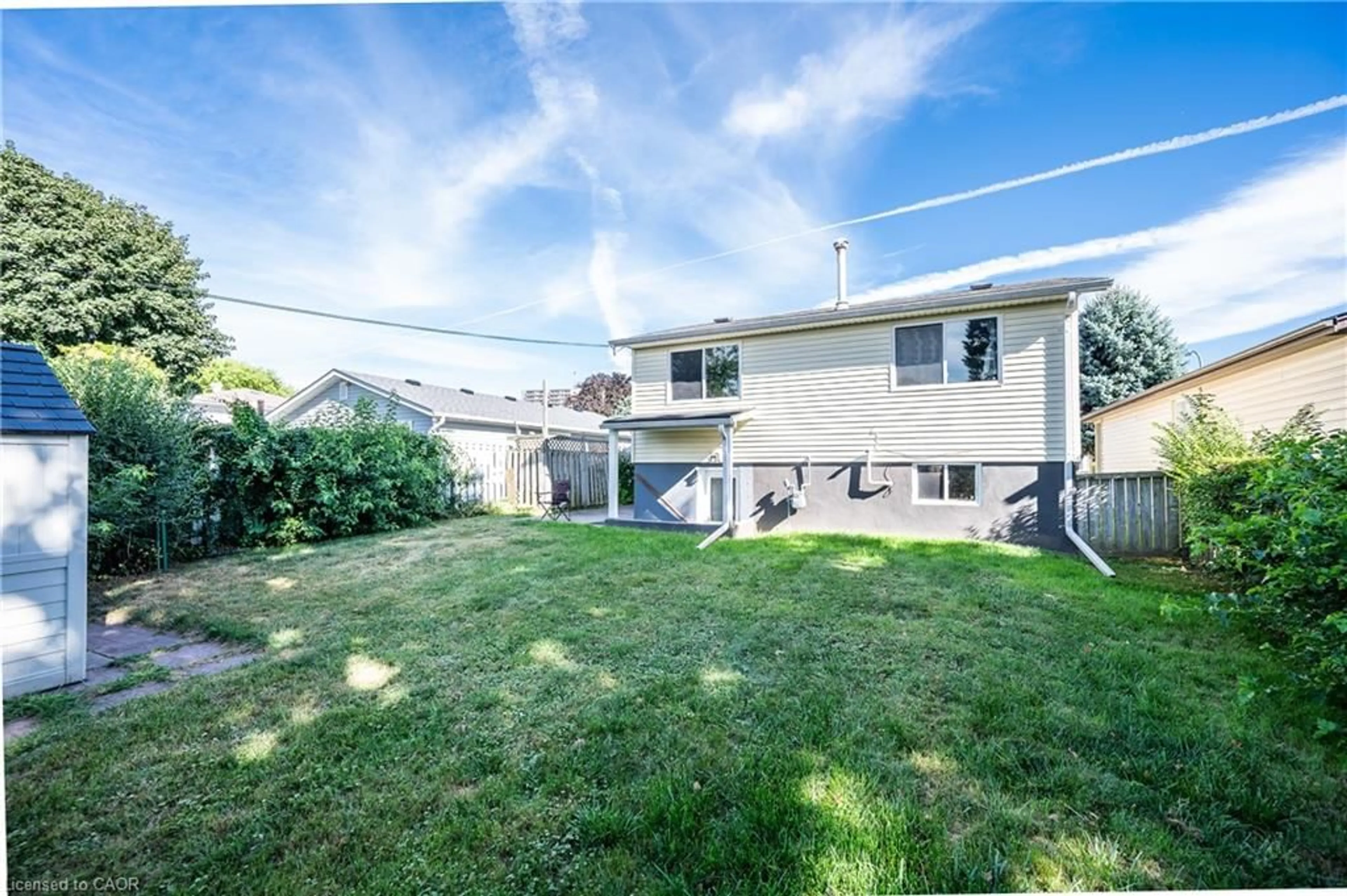 A pic from outside/outdoor area/front of a property/back of a property/a pic from drone, street for 66 Belwood Cres, Kitchener Ontario N2C 1Z3