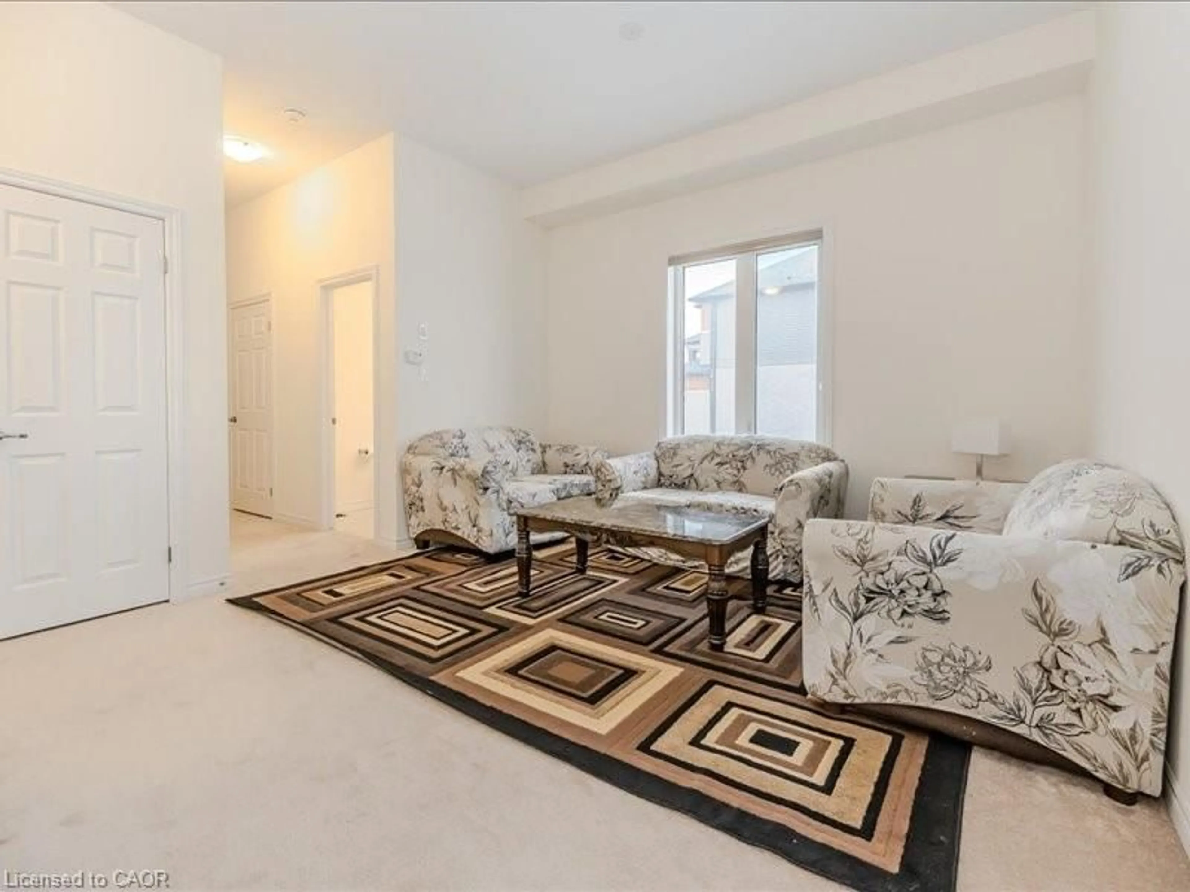 Living room with furniture, unknown for 90 Hitchman St, Paris Ontario N3L 0M1