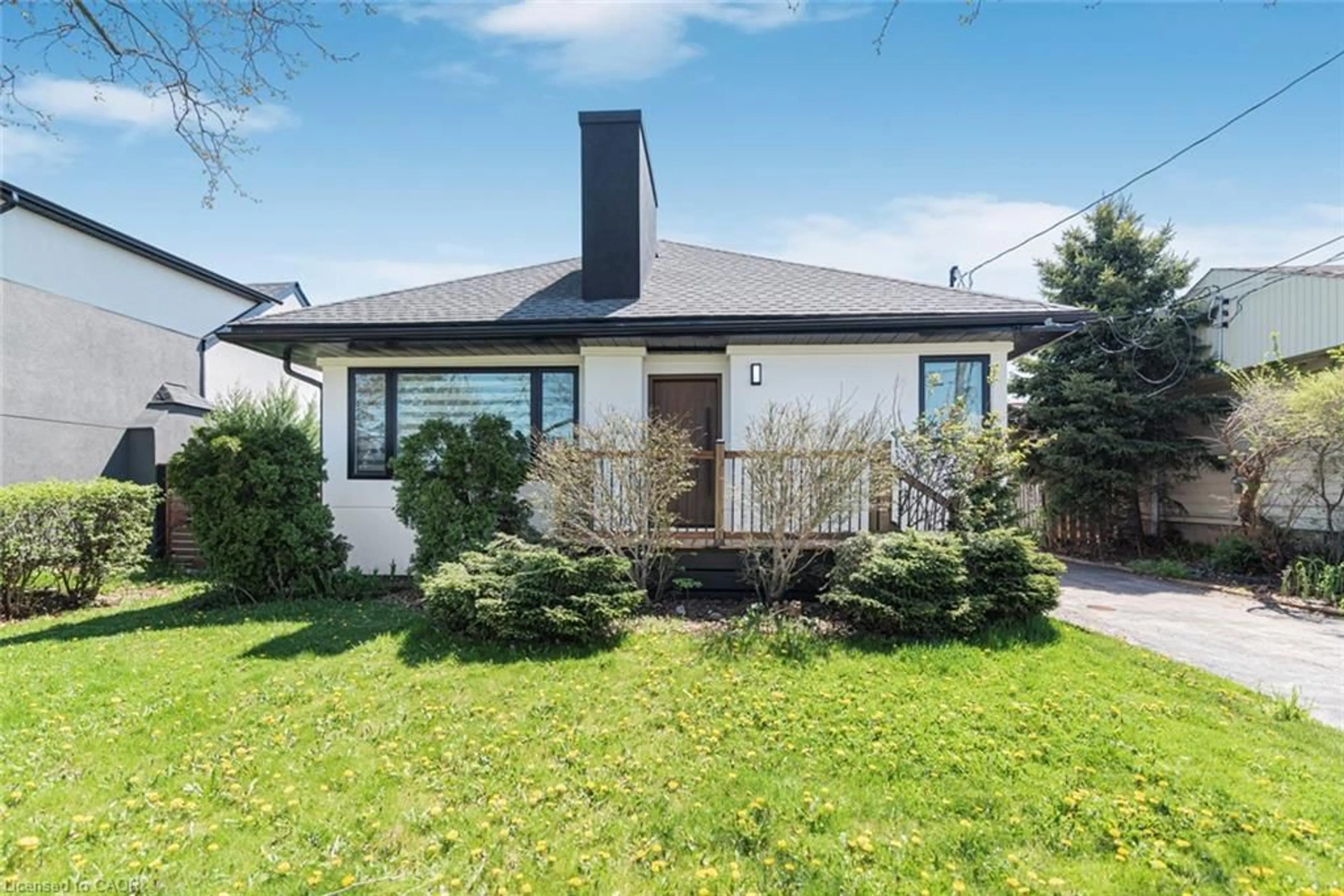 Home with brick exterior material, street for 10 Norwich Rd, Stoney Creek Ontario L8E 1Z6