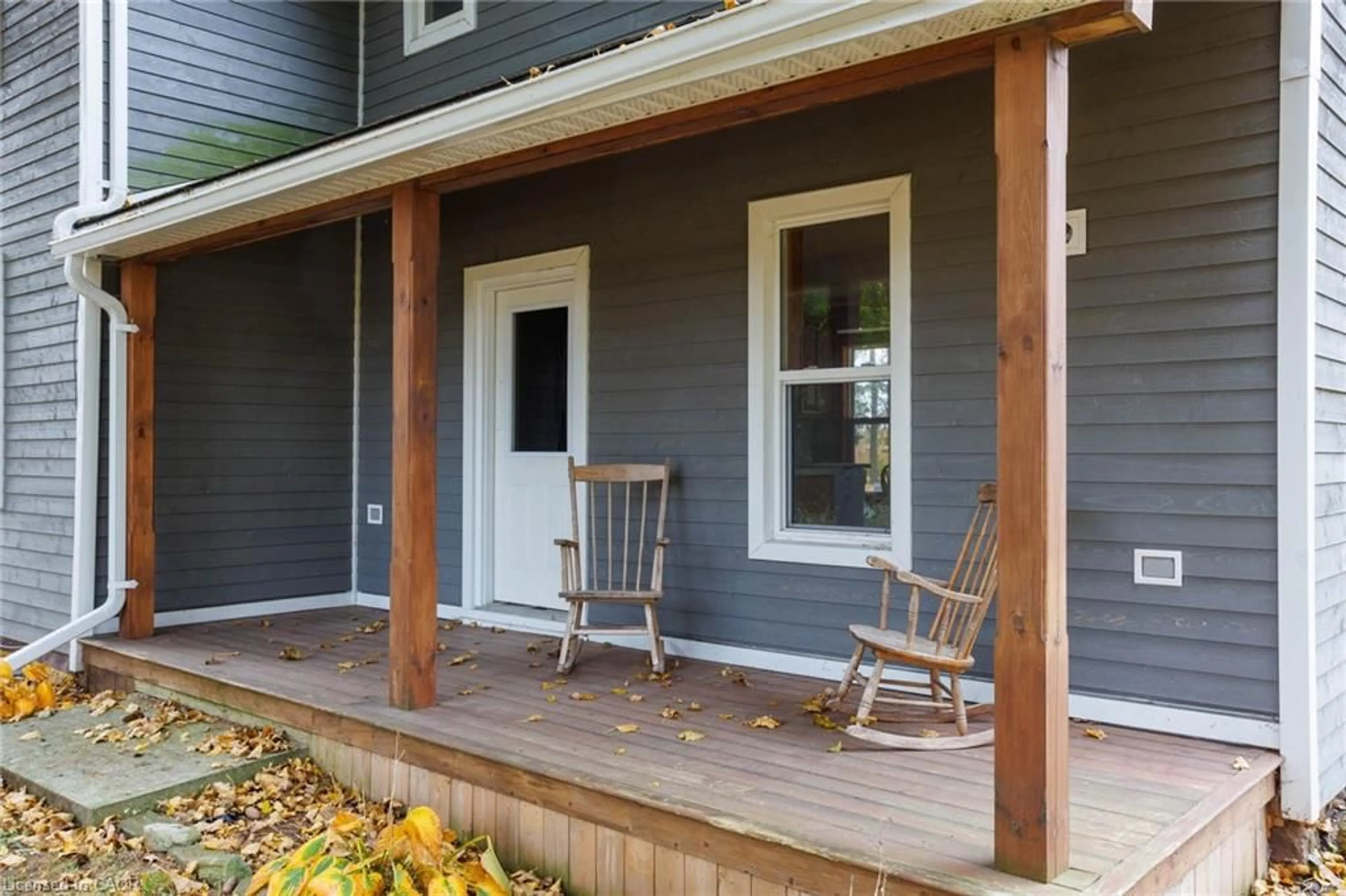 Home with vinyl exterior material, street for 86561 London Rd, North Huron (Twp) Ontario N0G 2W0