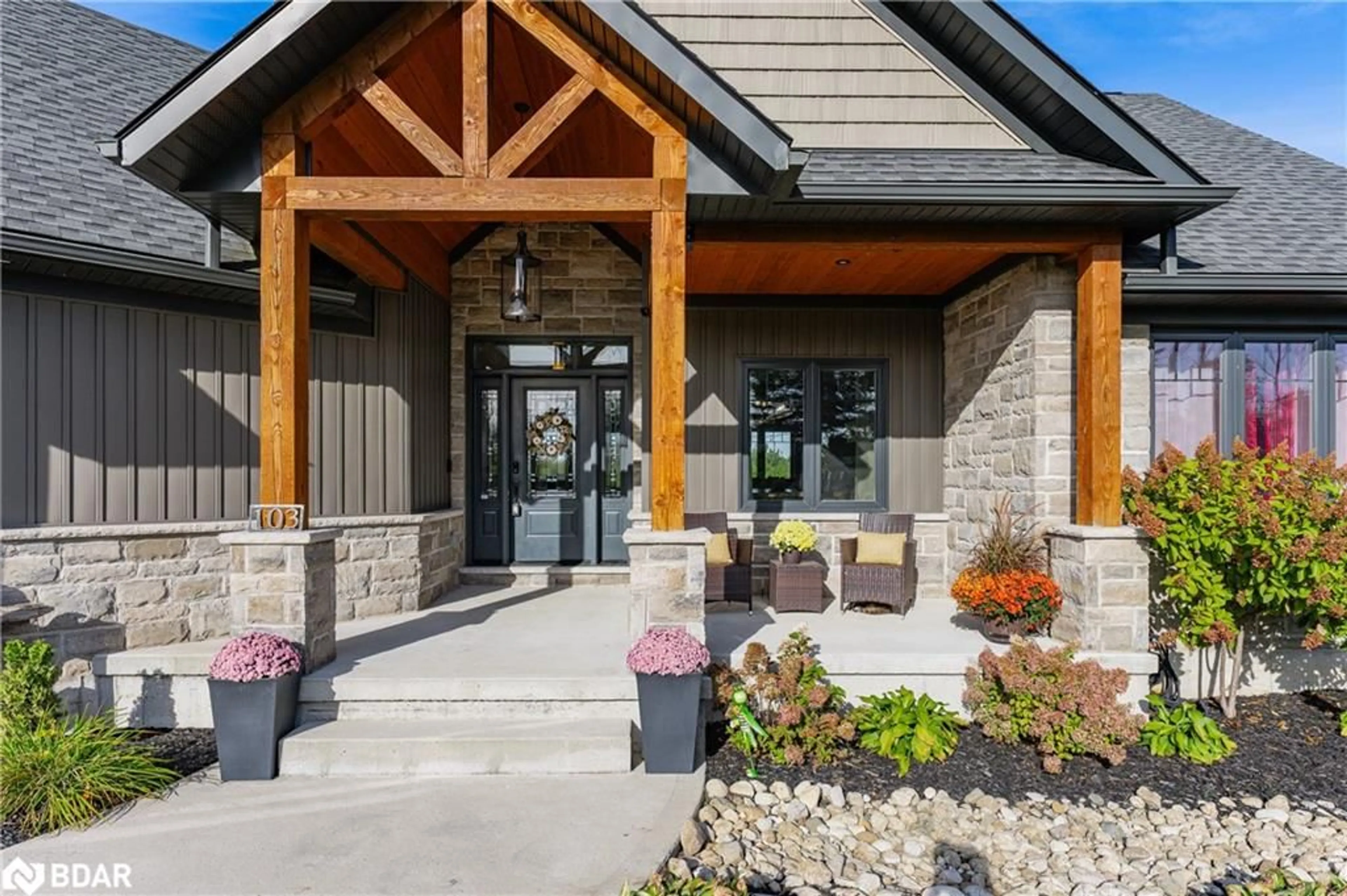 Indoor entryway for 103 Marshall Heights, West Grey Ontario N0G 1R0