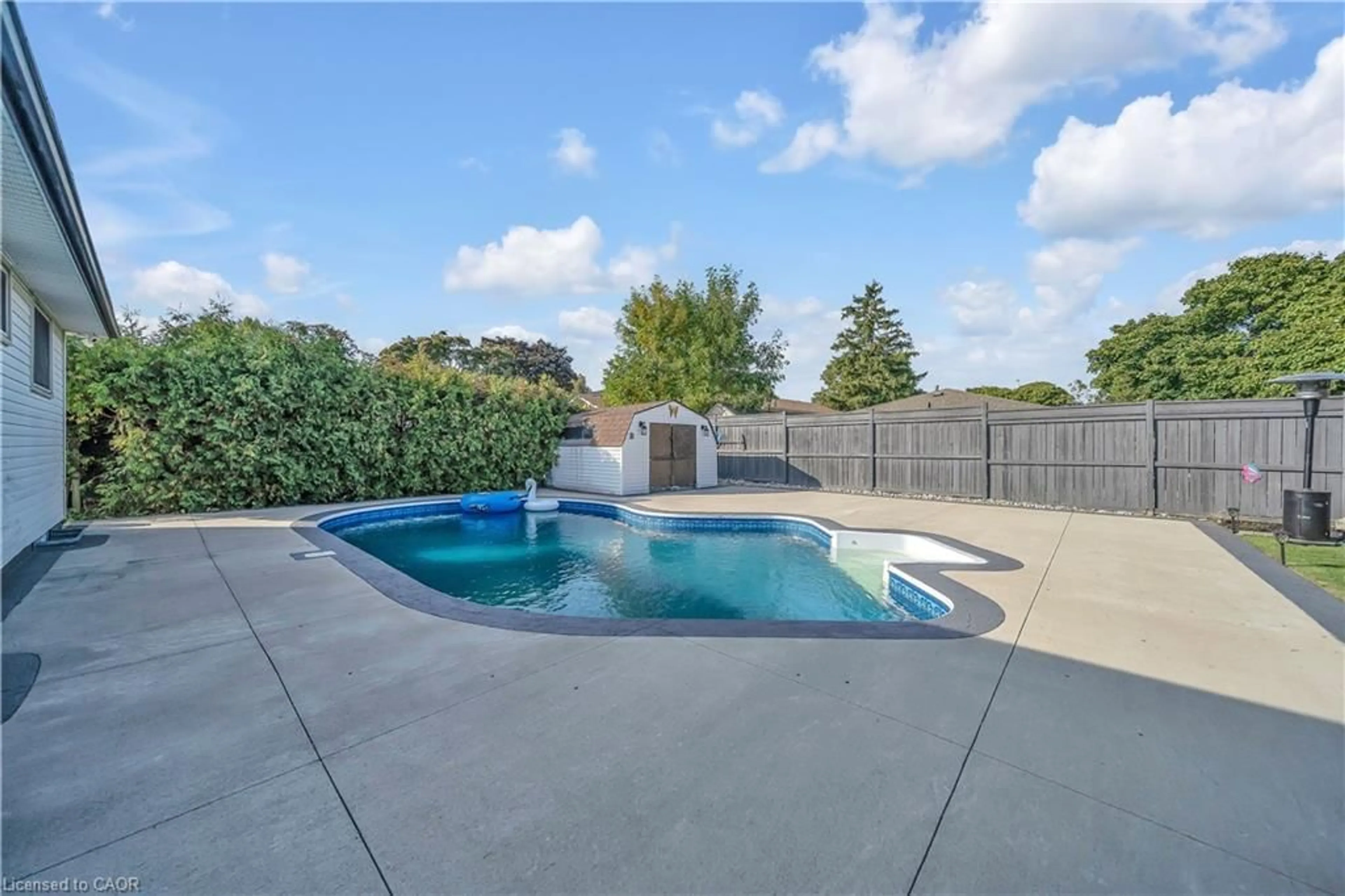 Pool for 4 Lisa Crt, Hamilton Ontario L8V 4P9