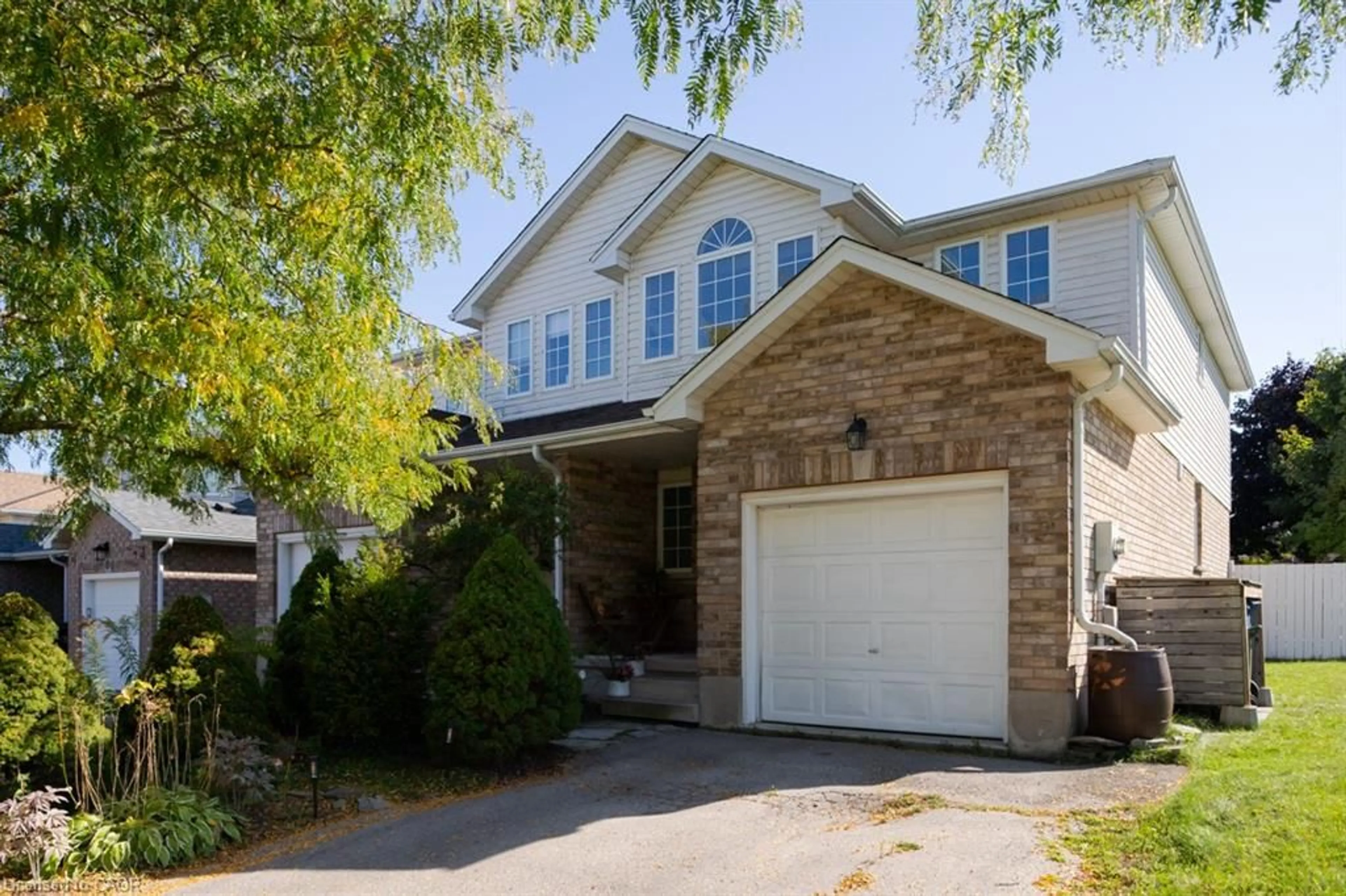 Home with brick exterior material, street for 118 Silurian Dr, Guelph Ontario N1E 7G1