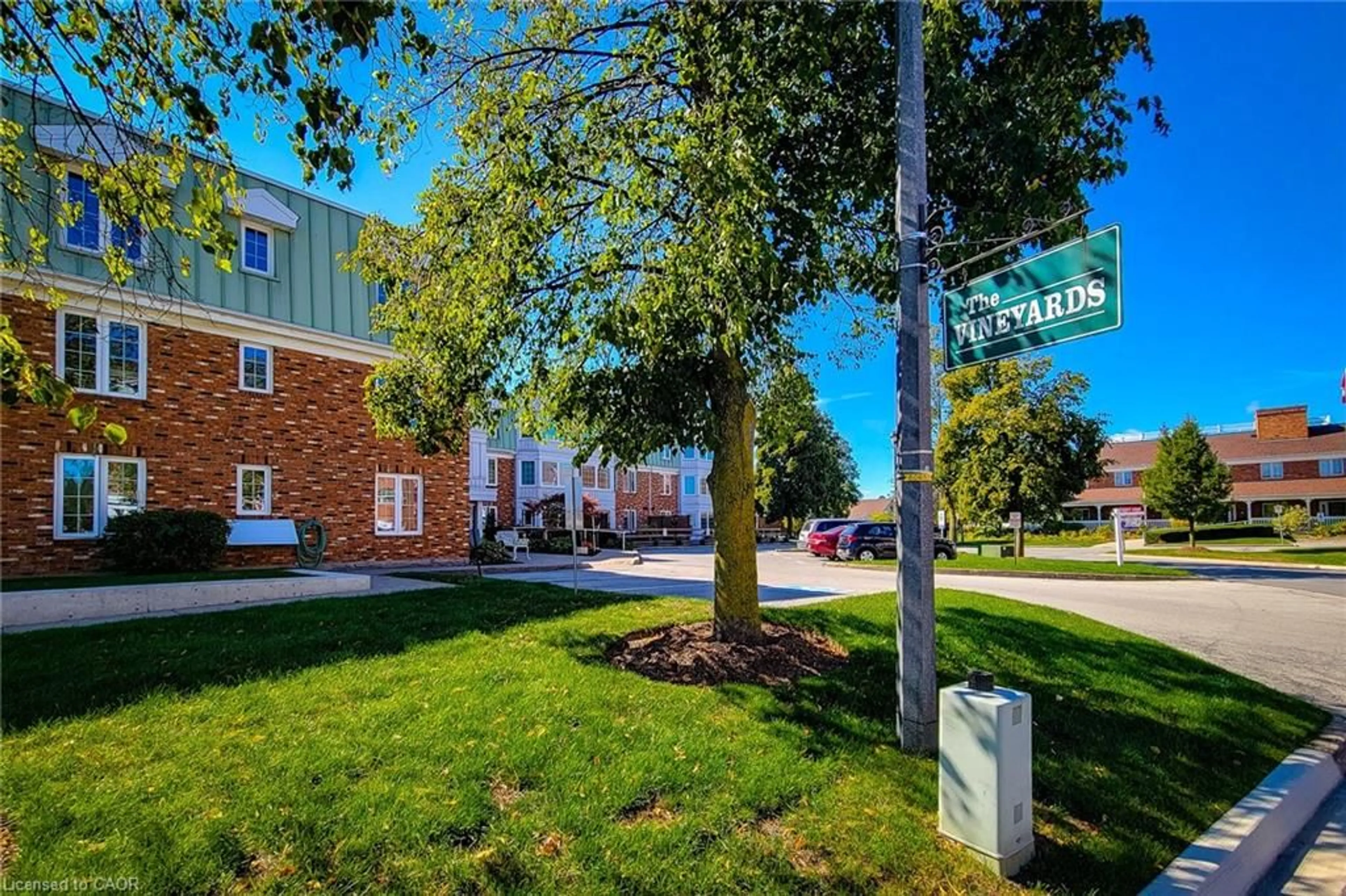 Patio, street for 3420 Frederick Ave #221, Vineland Ontario L0R 2C0