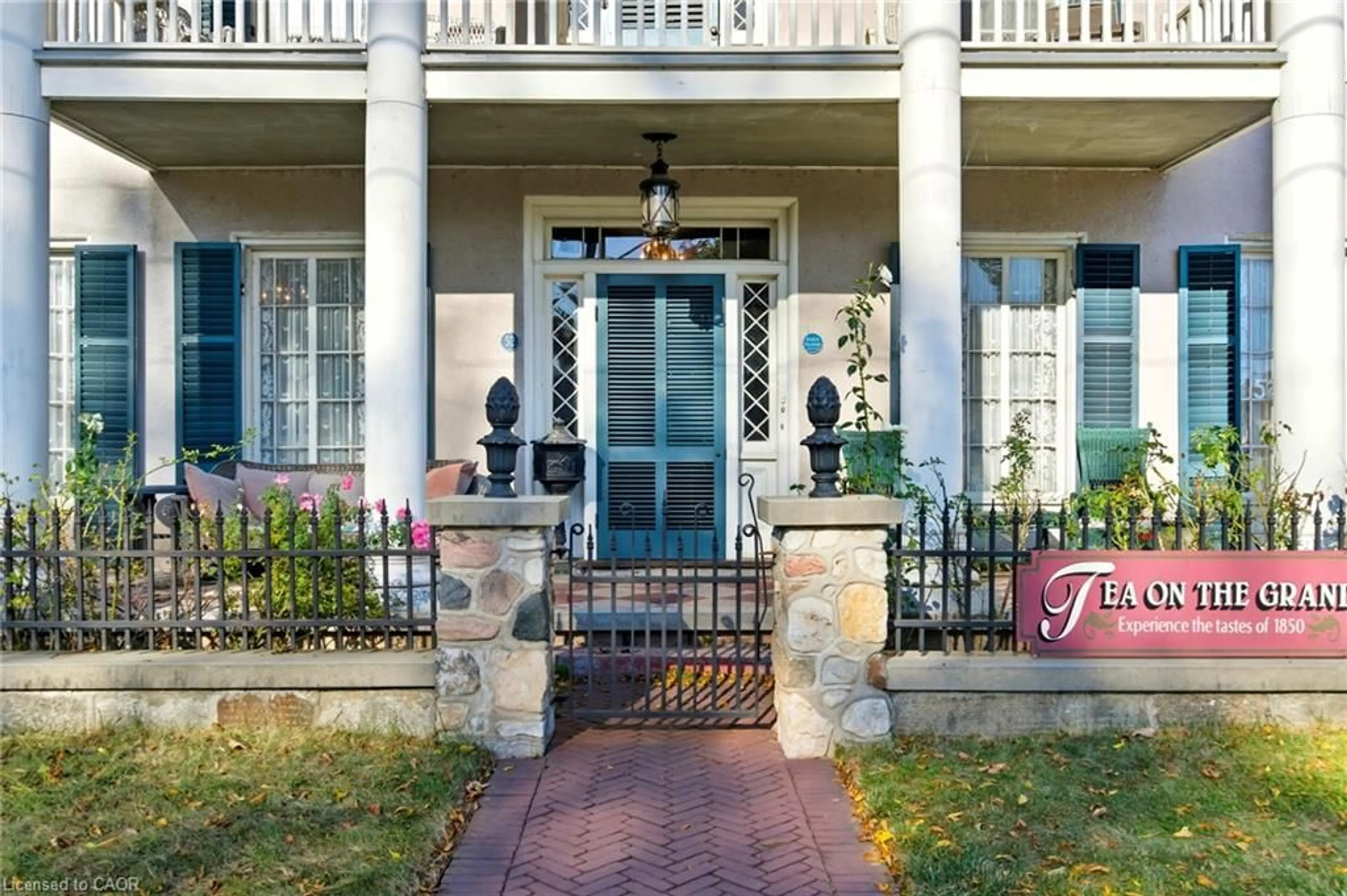 Unknown for 52 Grand River St, Paris Ontario N3L 2B4
