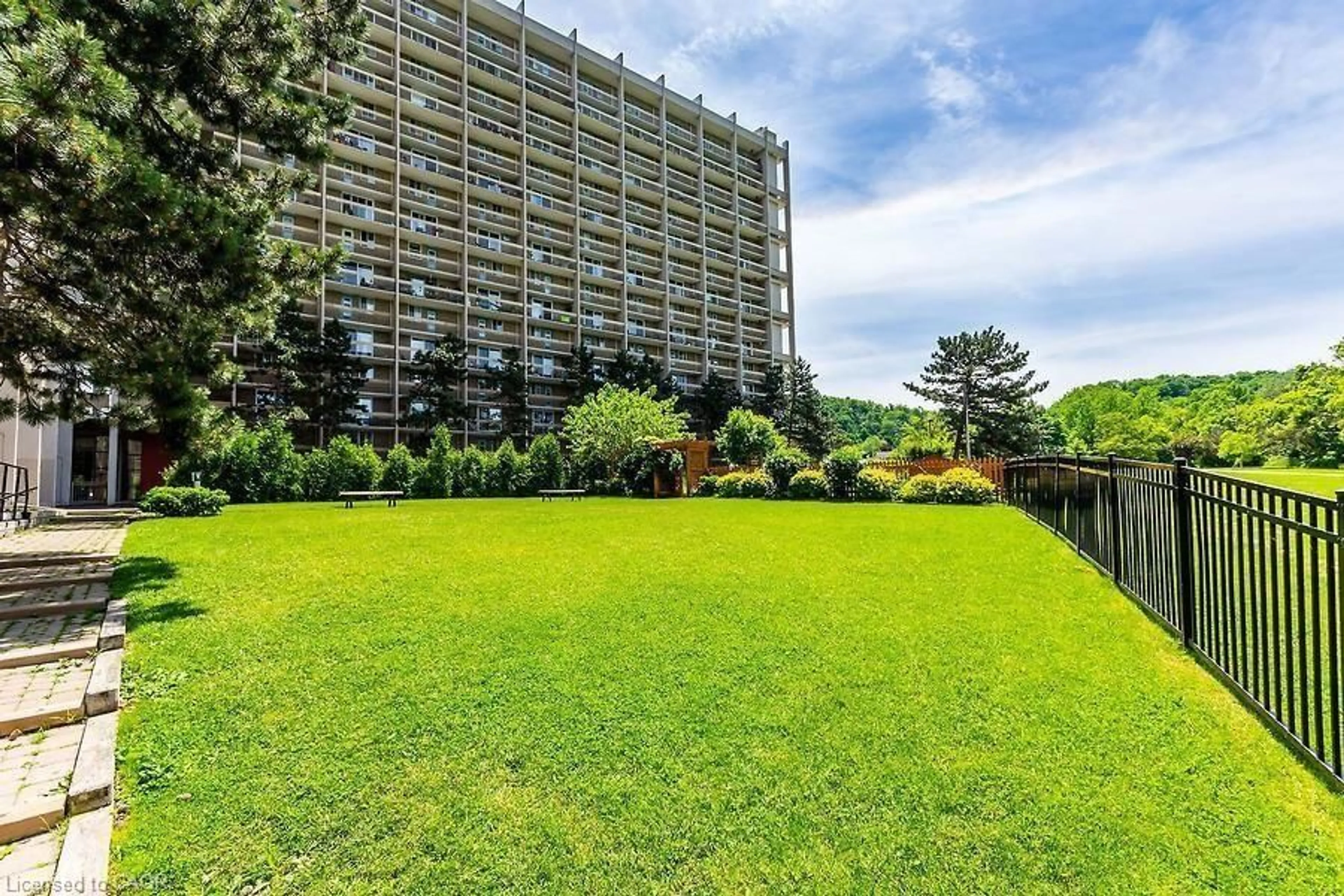 Patio, unknown for 350 Quigley Rd #316, Hamilton Ontario L8K 5N5