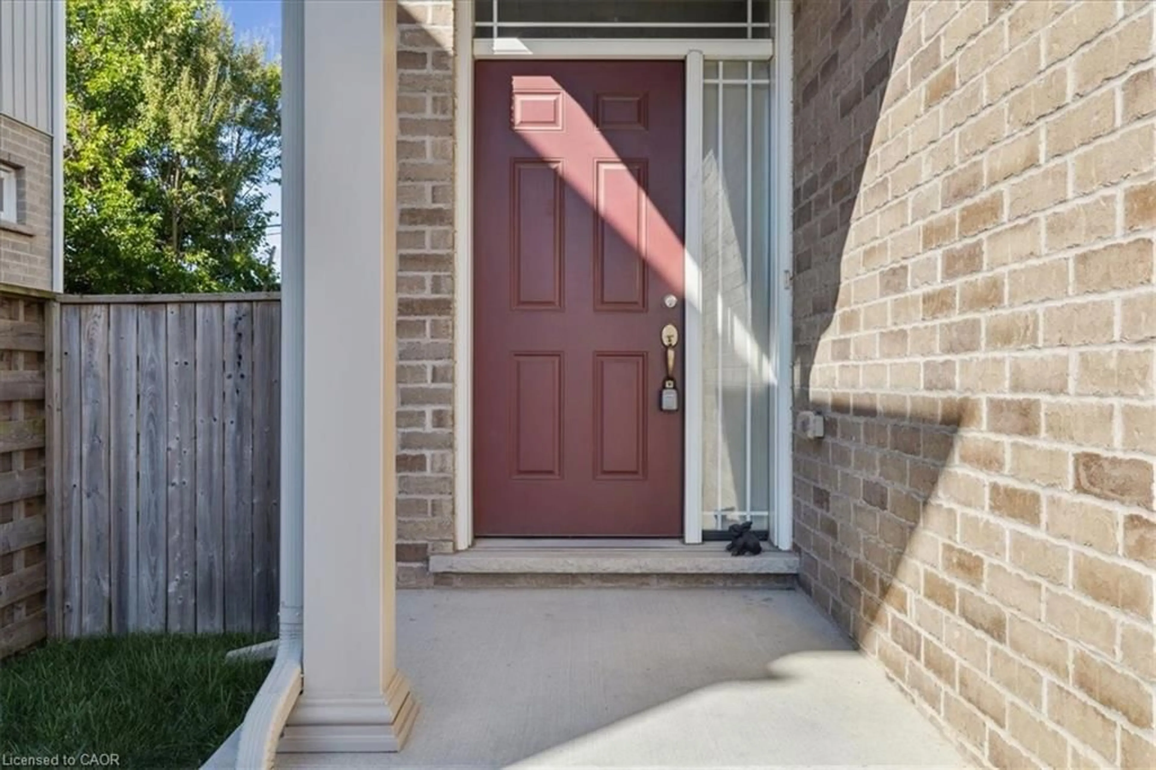 Indoor entryway for 6991 Optimist Lane, Niagara Falls Ontario L2E 0B1