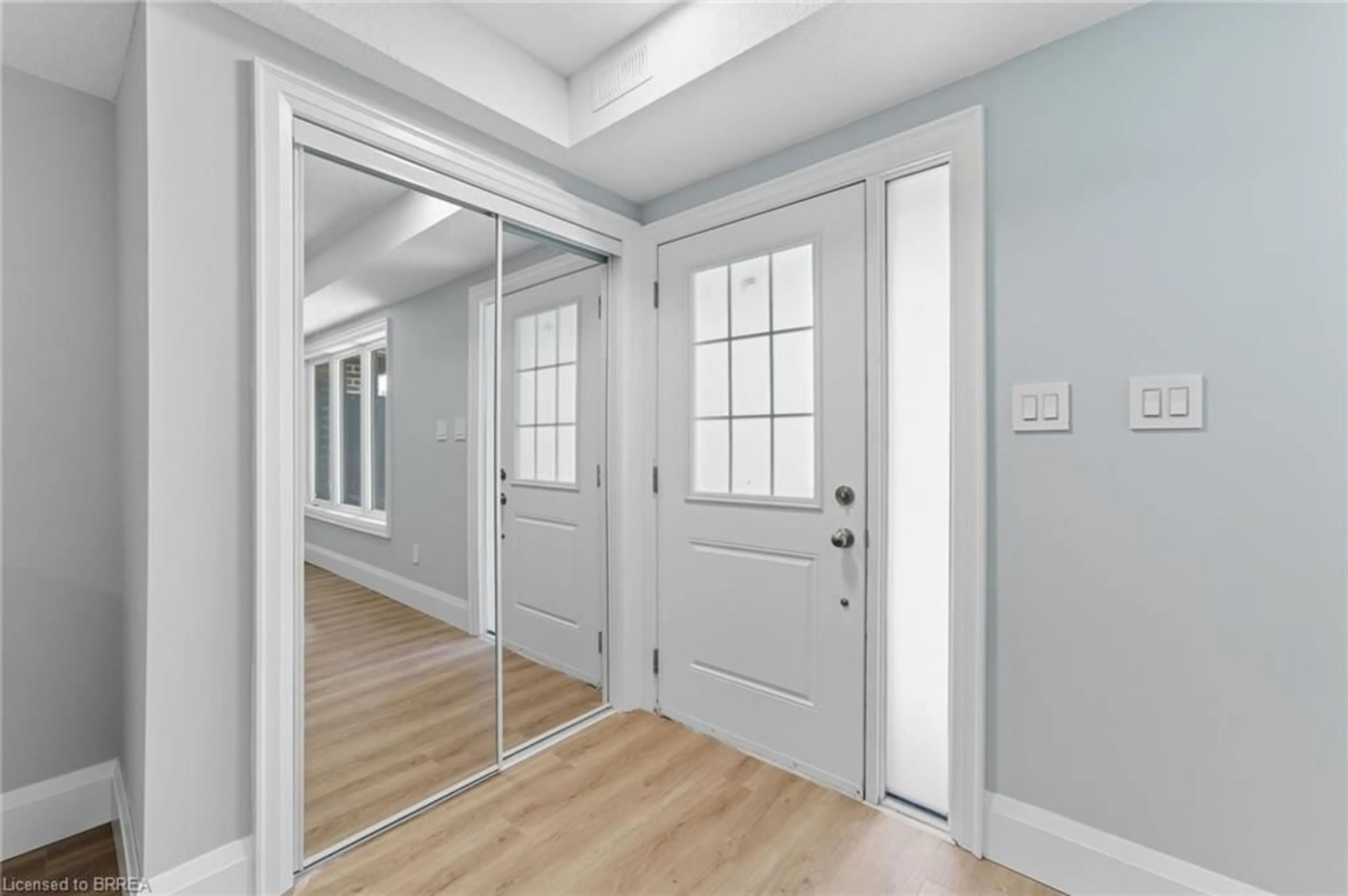 Indoor entryway for 160 Rochefort Street St #A17, Kitchener Ontario N2R 0P5