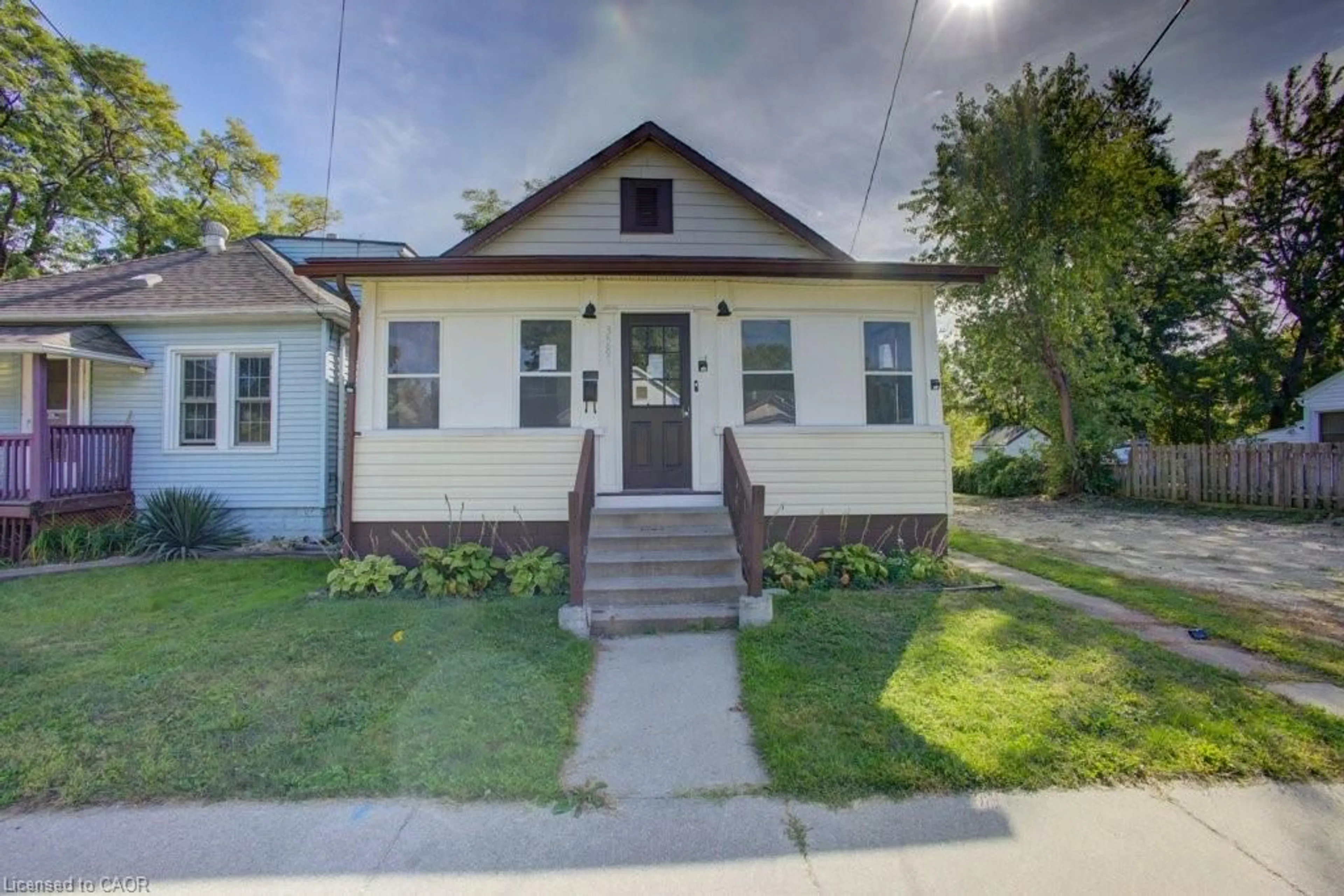 Unknown for 3587 Bloomfield Rd, Windsor Ontario N9C 1R8