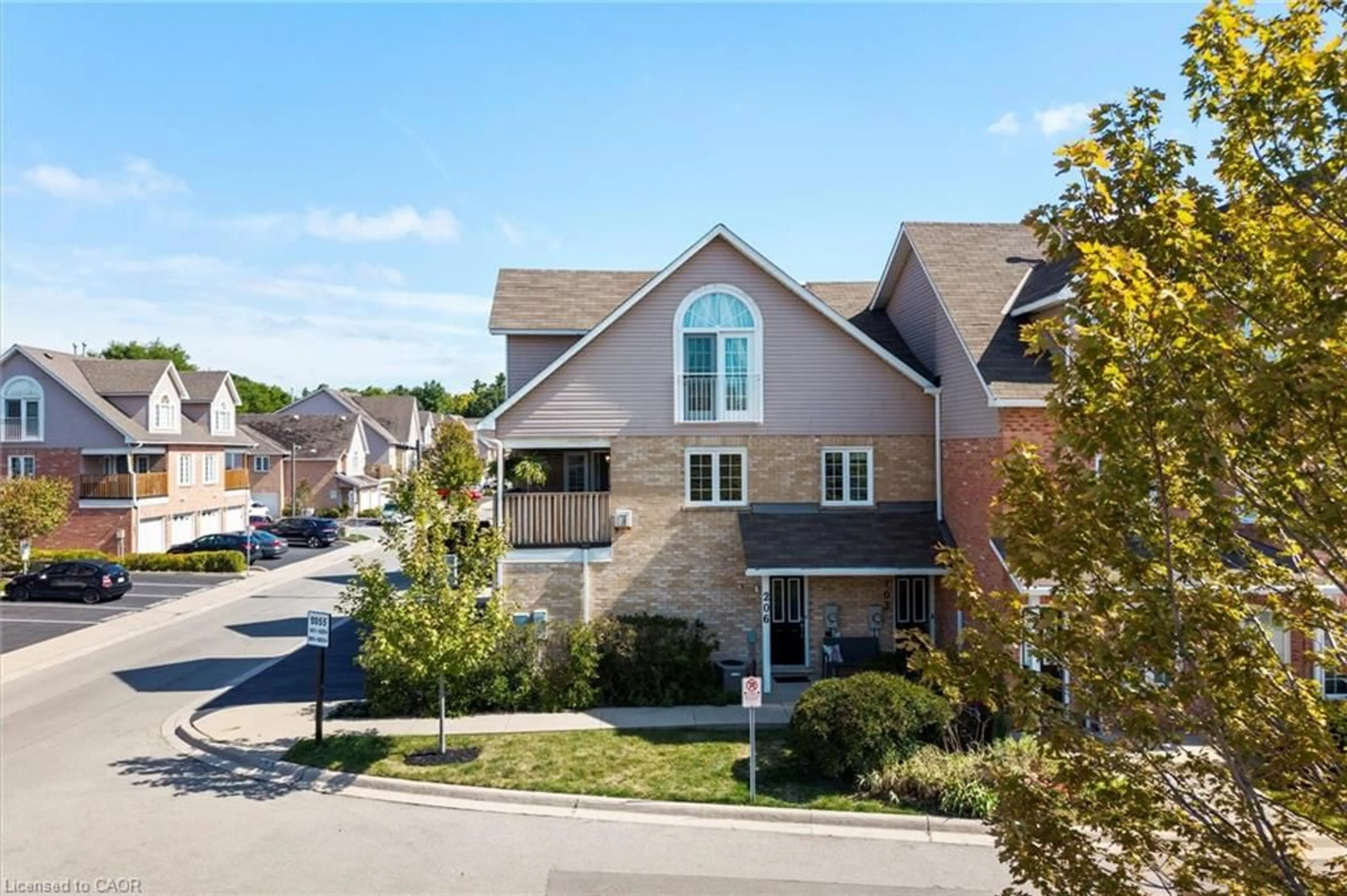A pic from outside/outdoor area/front of a property/back of a property/a pic from drone, street for 2055 Walkers Line #206, Burlington Ontario L7M 4B5