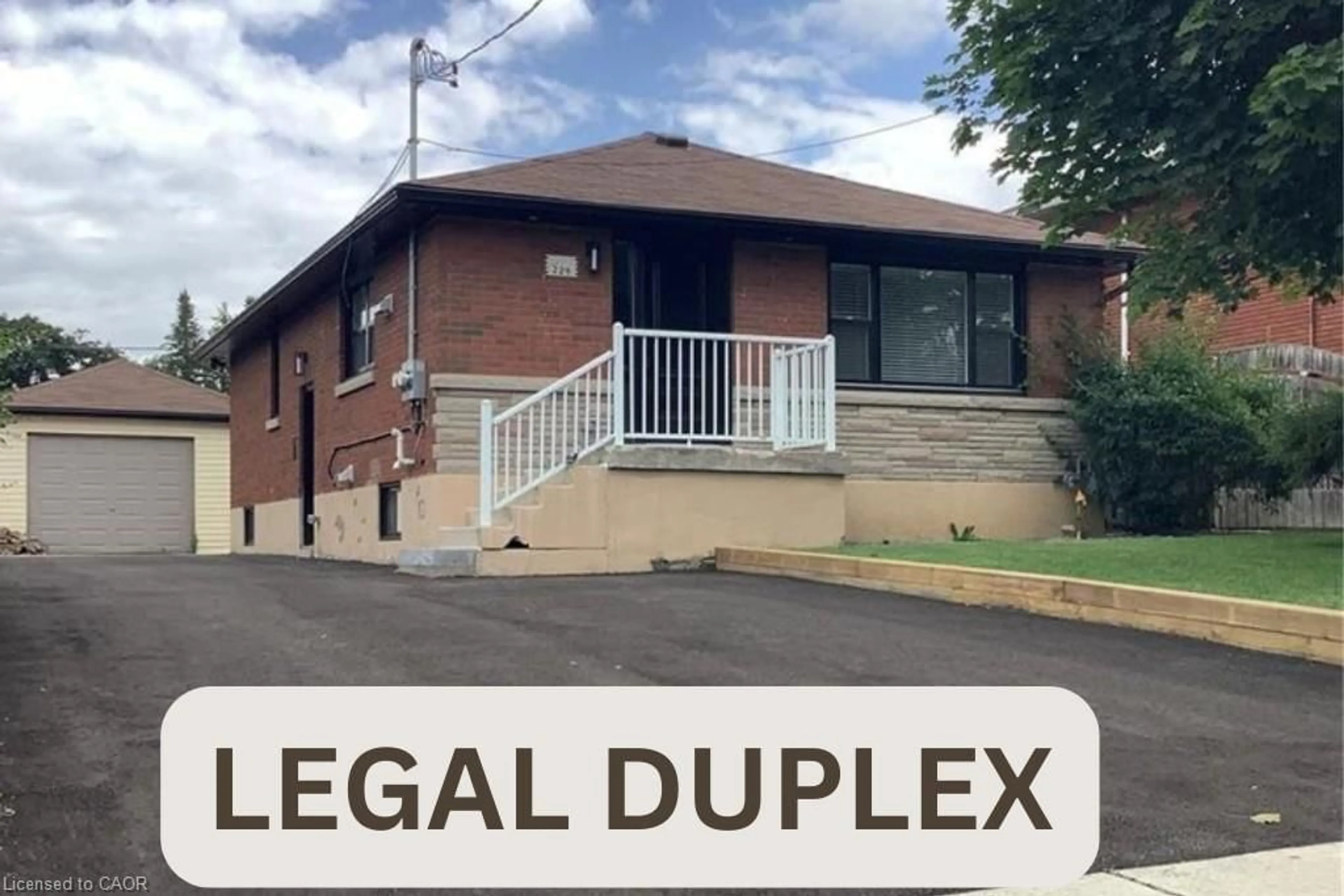 A pic from outside/outdoor area/front of a property/back of a property/a pic from drone, building for 229 West 18th St, Hamilton Ontario L9C 4H1
