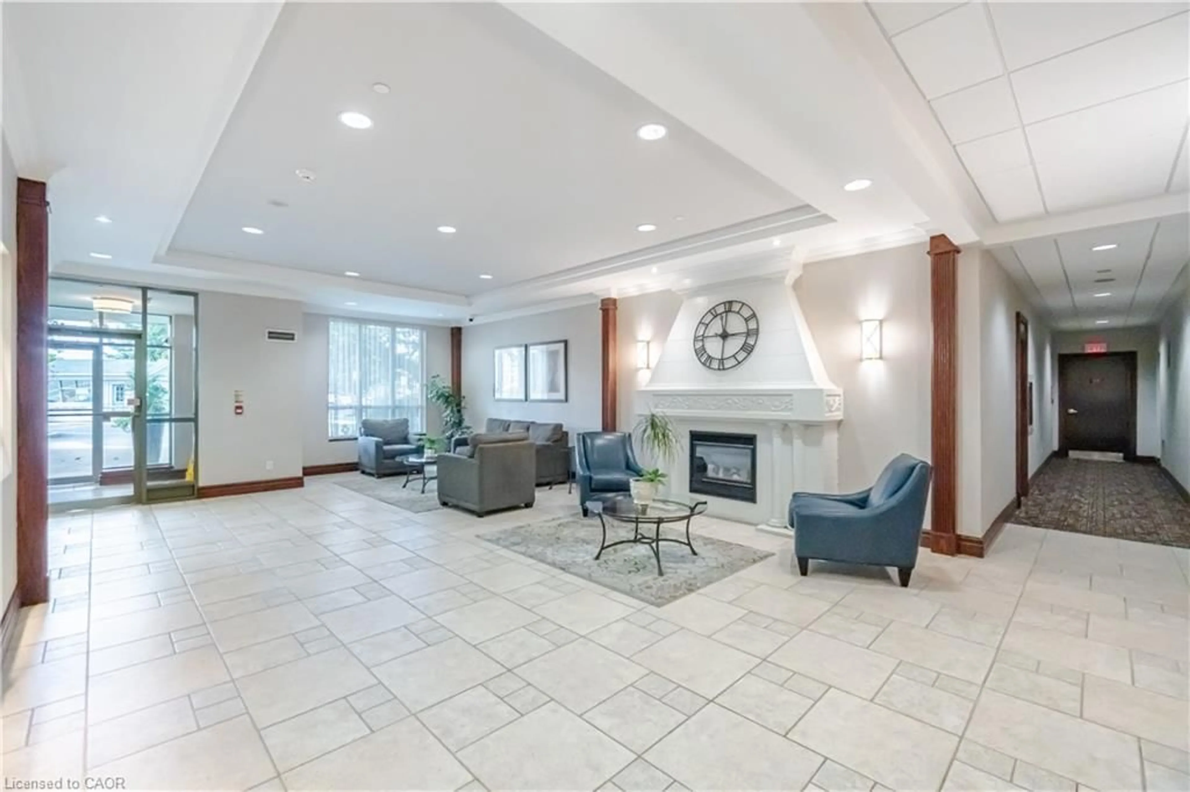 Lobby for 306-2545 Erin Centre Blvd, Mississauga Ontario L5M 6Z9