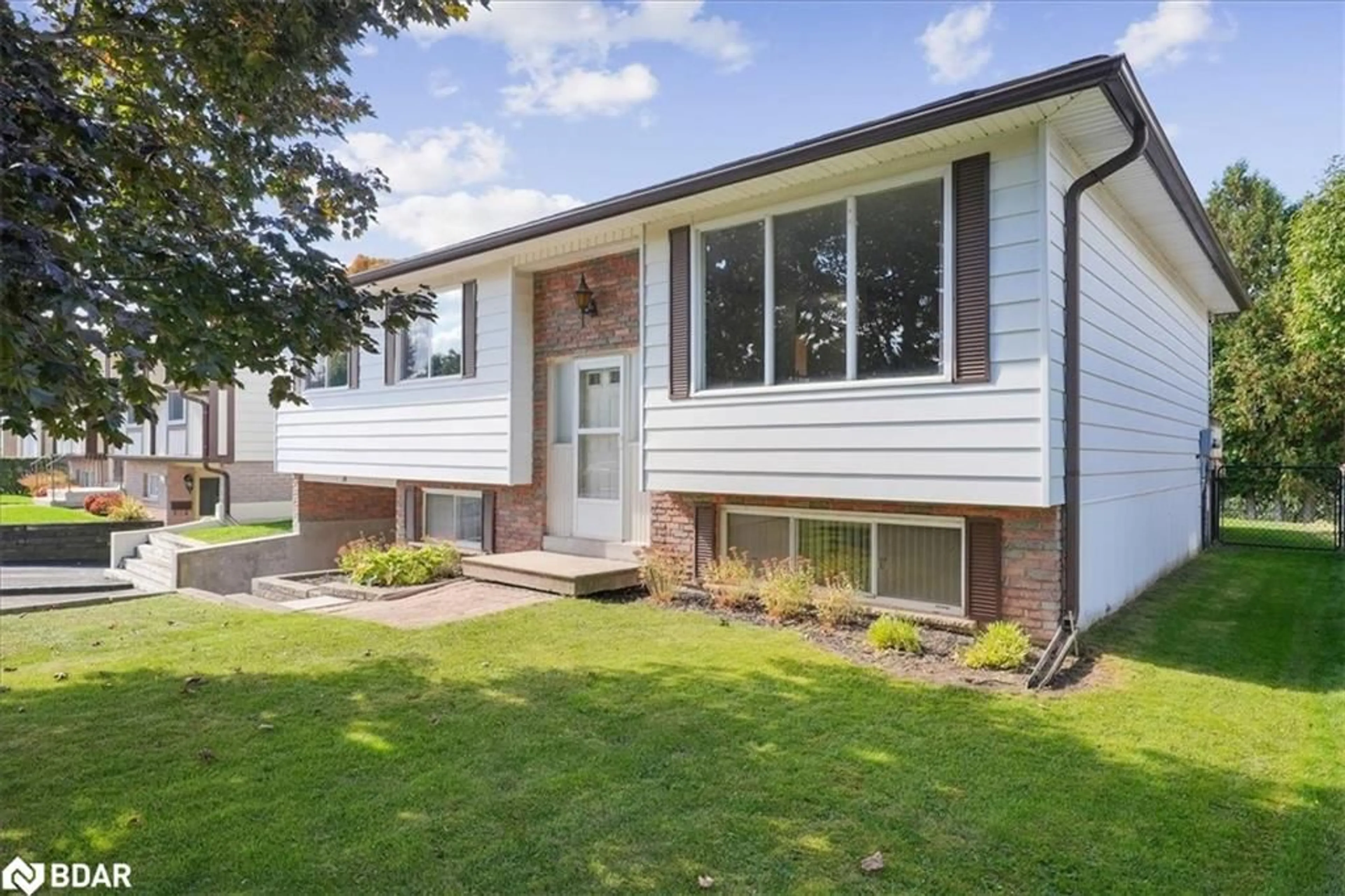Home with vinyl exterior material, street for 14 Norman Ave, Halton Hills Ontario L7J 2R4