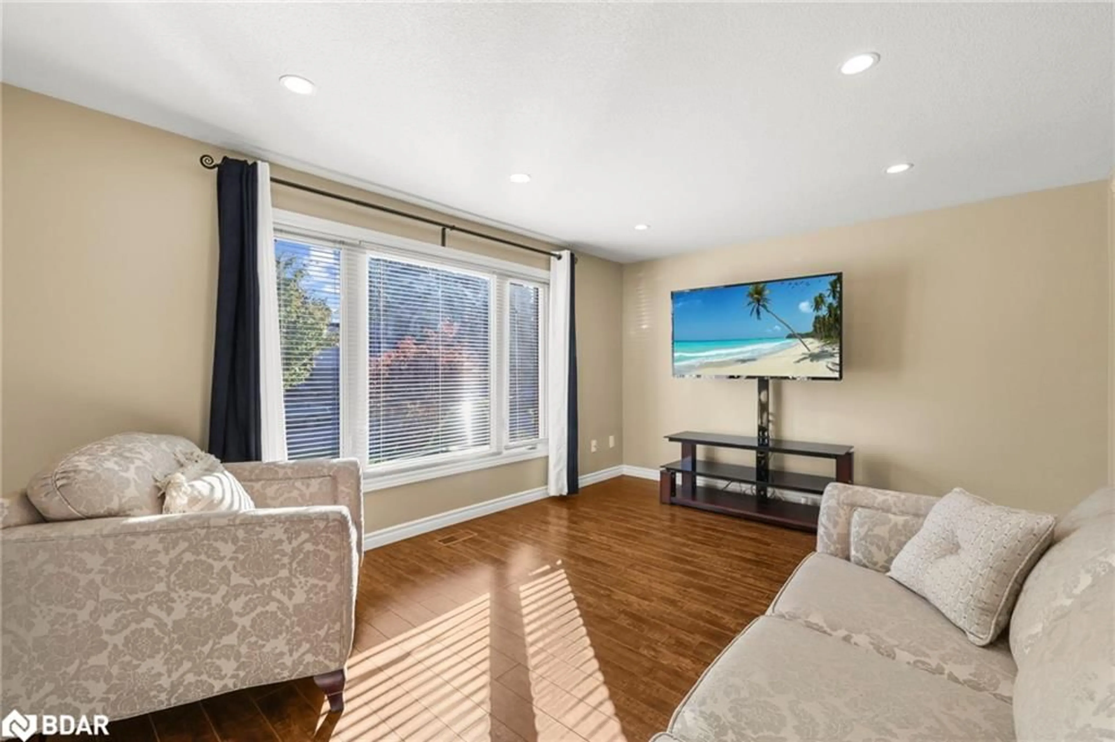 Living room with furniture, unknown for 78 Chalmers St, Cambridge Ontario N1R 6A6