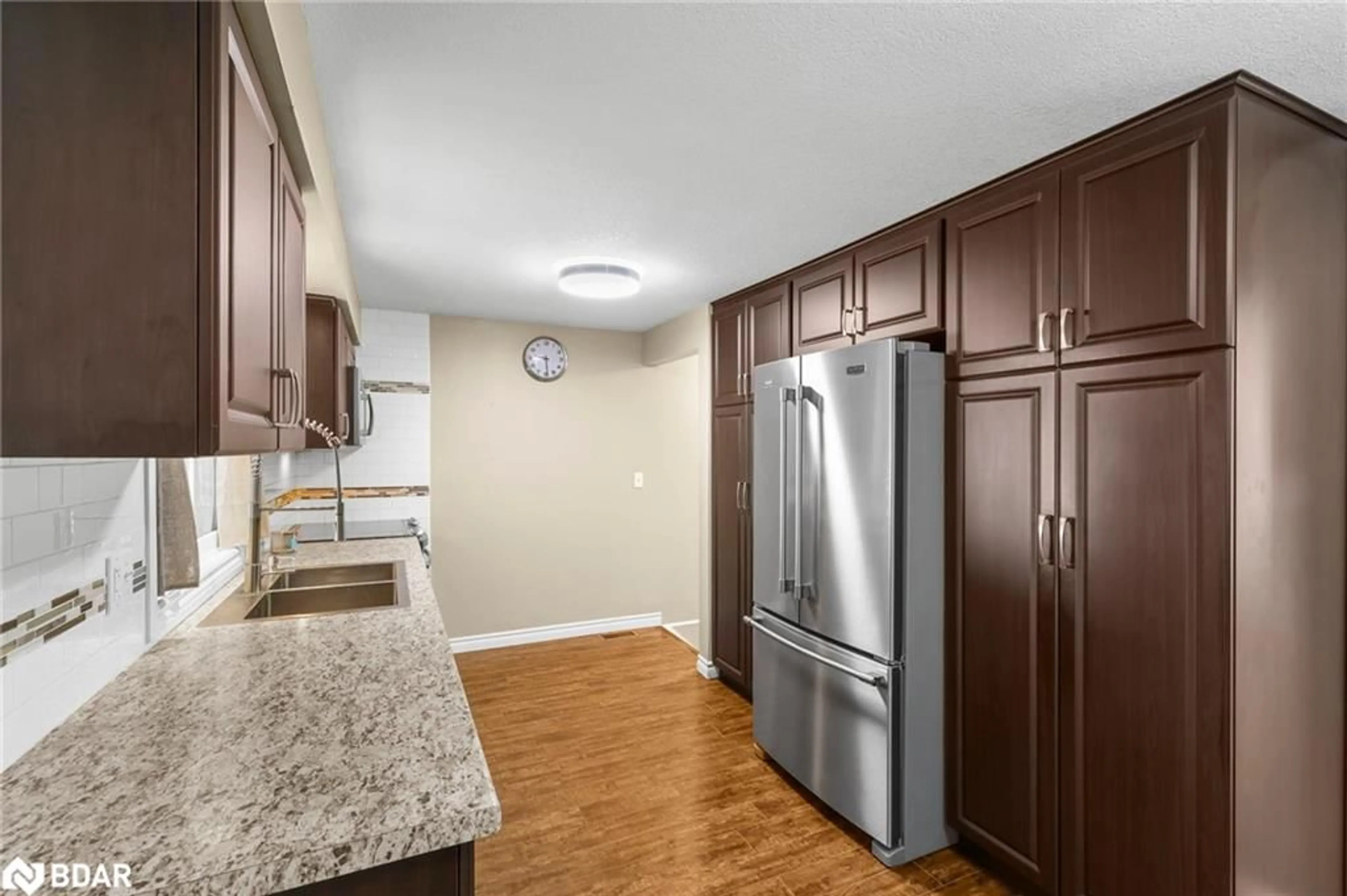 Standard kitchen, unknown for 78 Chalmers St, Cambridge Ontario N1R 6A6