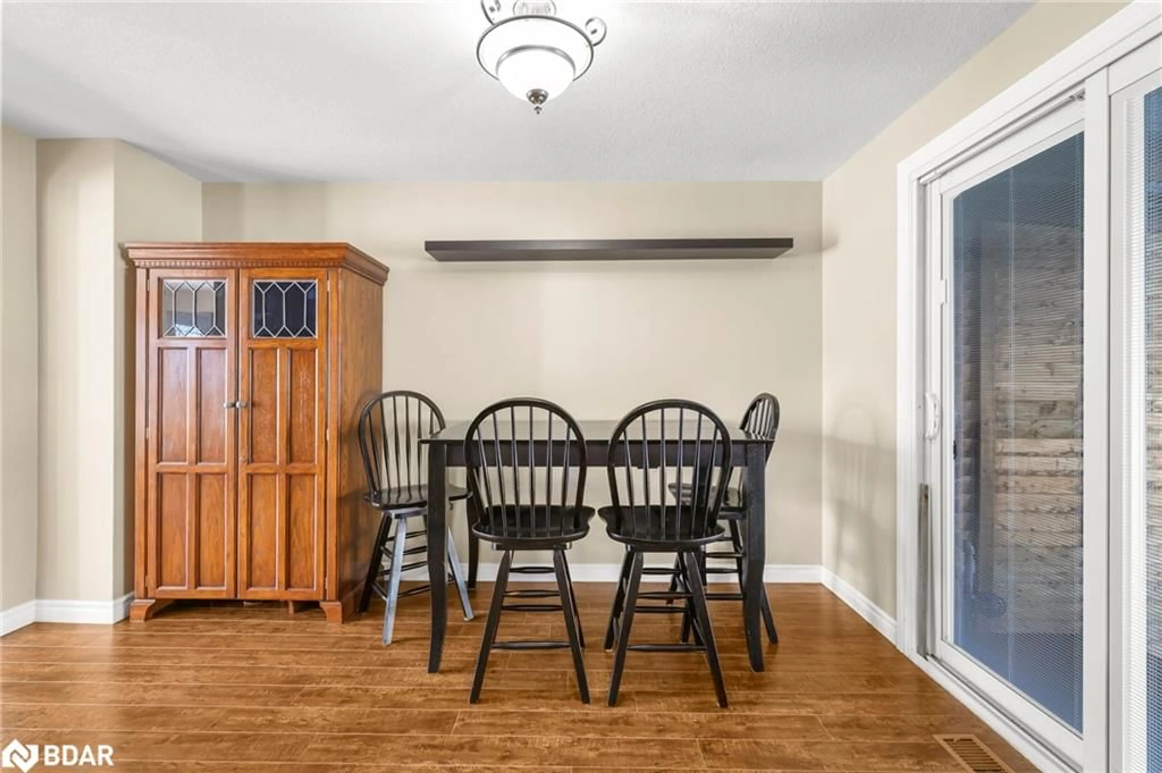 Dining room, wood/laminate floor for 78 Chalmers St, Cambridge Ontario N1R 6A6