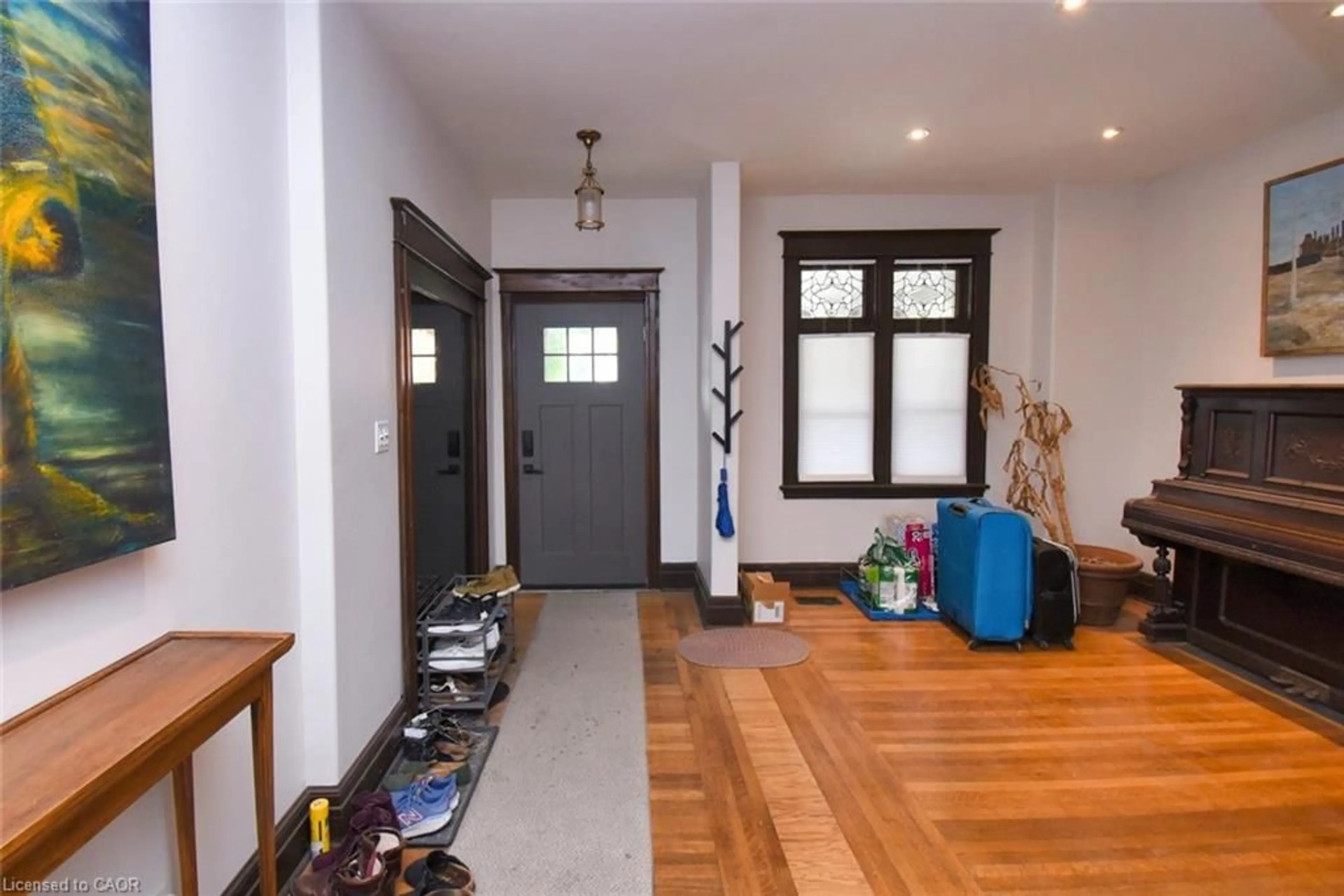 Indoor foyer for 217 Caroline St #1, Hamilton Ontario L8P 3L5