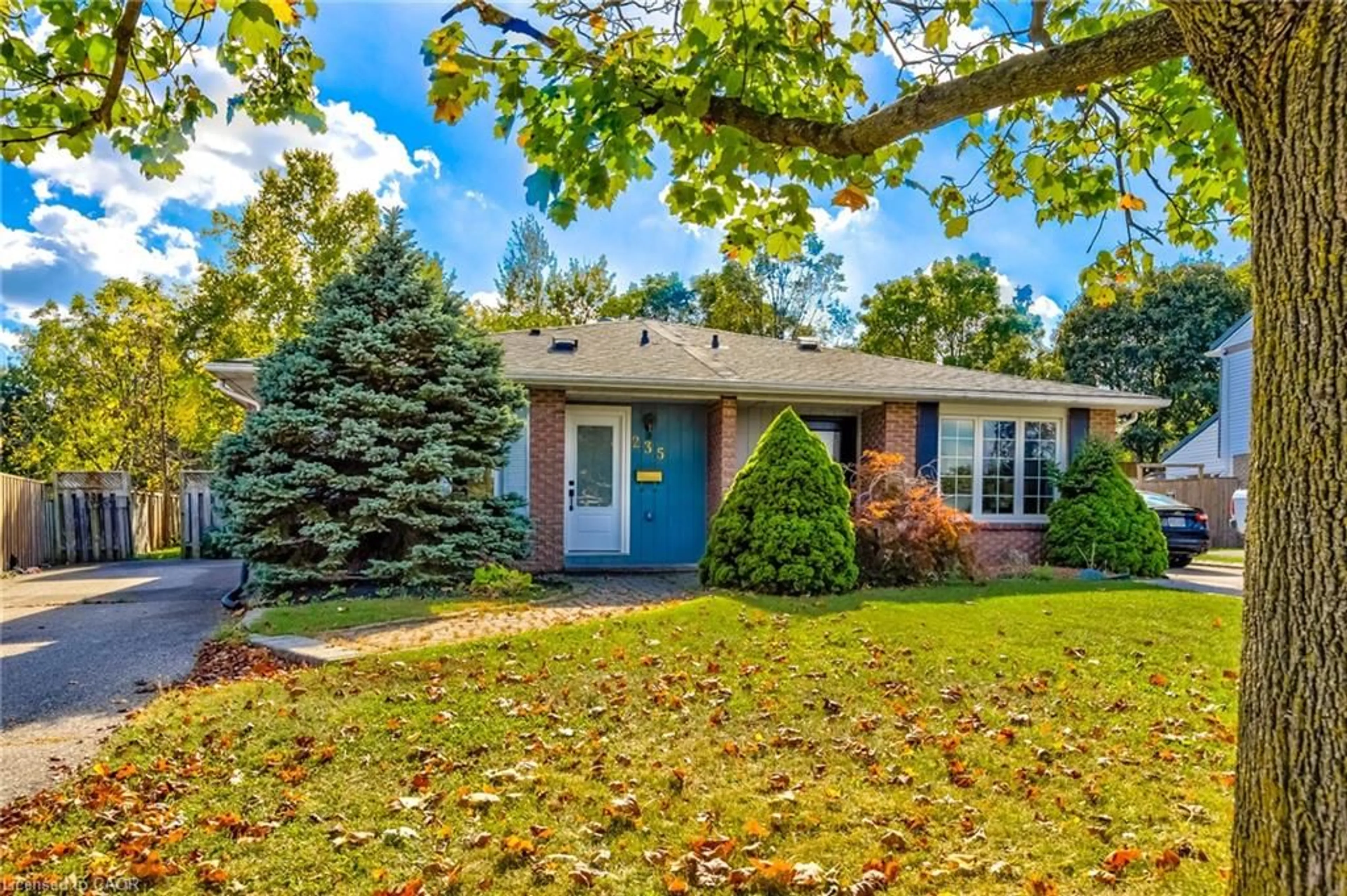 Home with brick exterior material, street for 235 Sunset Blvd, Cambridge Ontario N1S 4M4