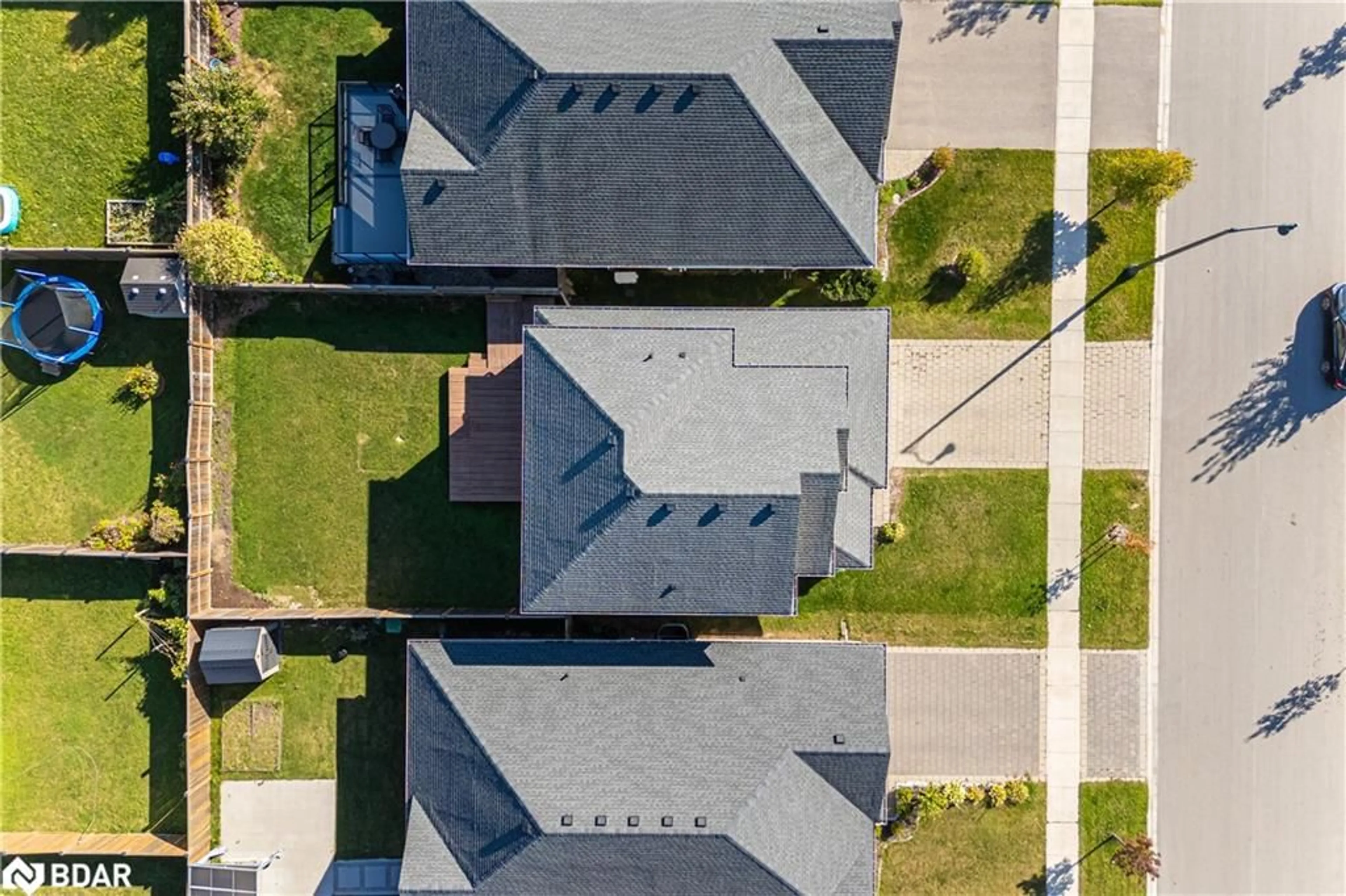 A pic from outside/outdoor area/front of a property/back of a property/a pic from drone, street for 25 Acorn Trail, St. Thomas Ontario N5R 0H5
