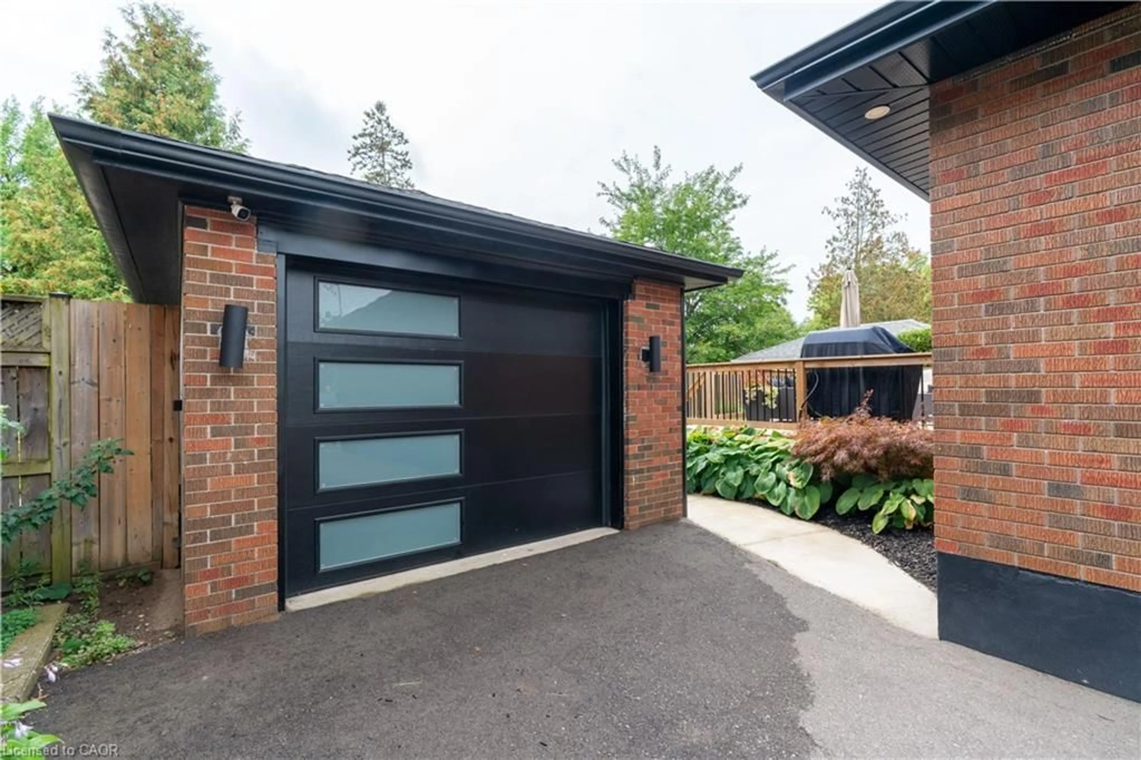 Unknown for 19 Russell St, Brantford Ontario N3R 1Y8