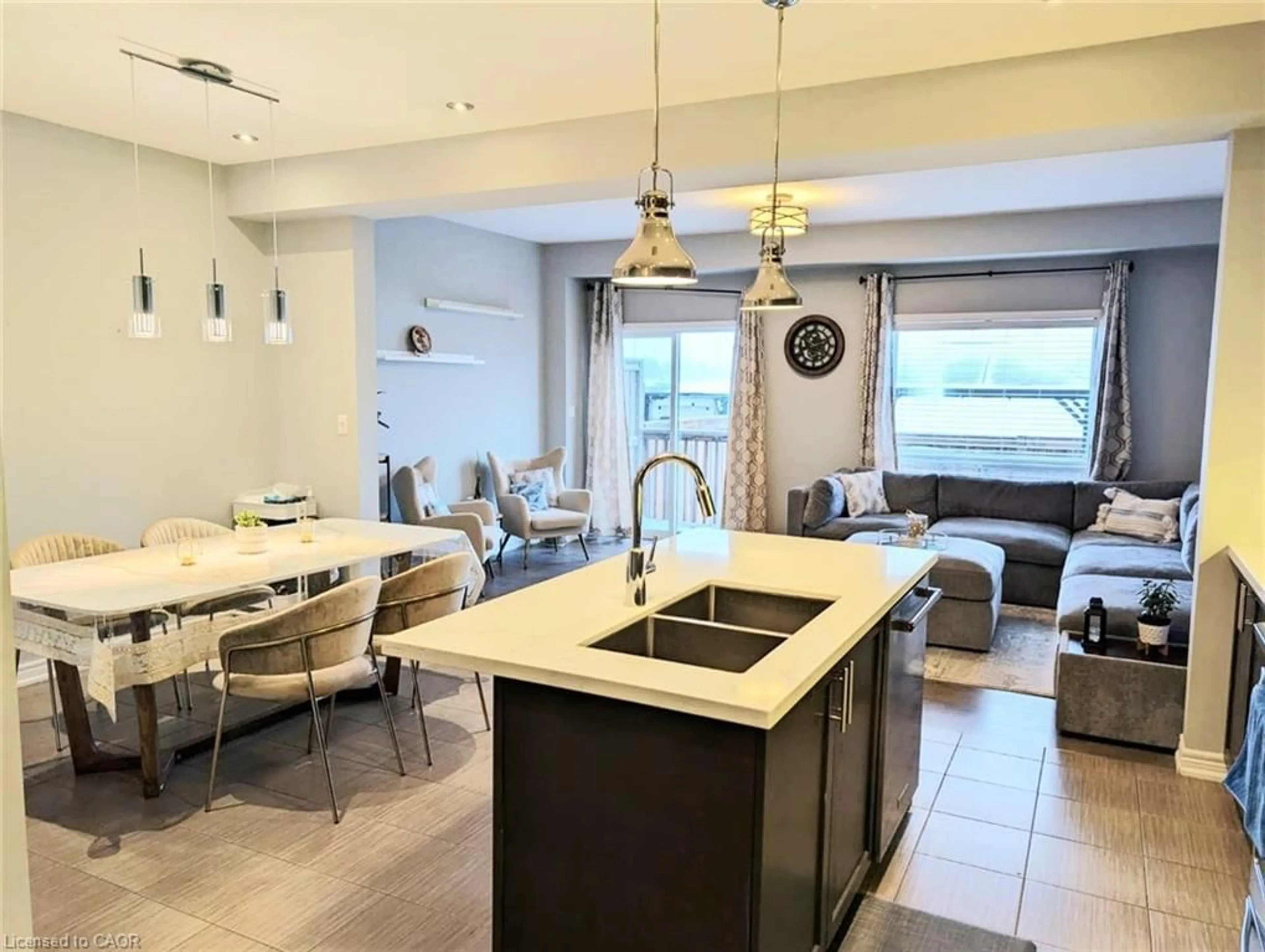 Open concept kitchen, ceramic/tile floor for 137 Lormont Blvd, Stoney Creek Ontario L8J 0K2