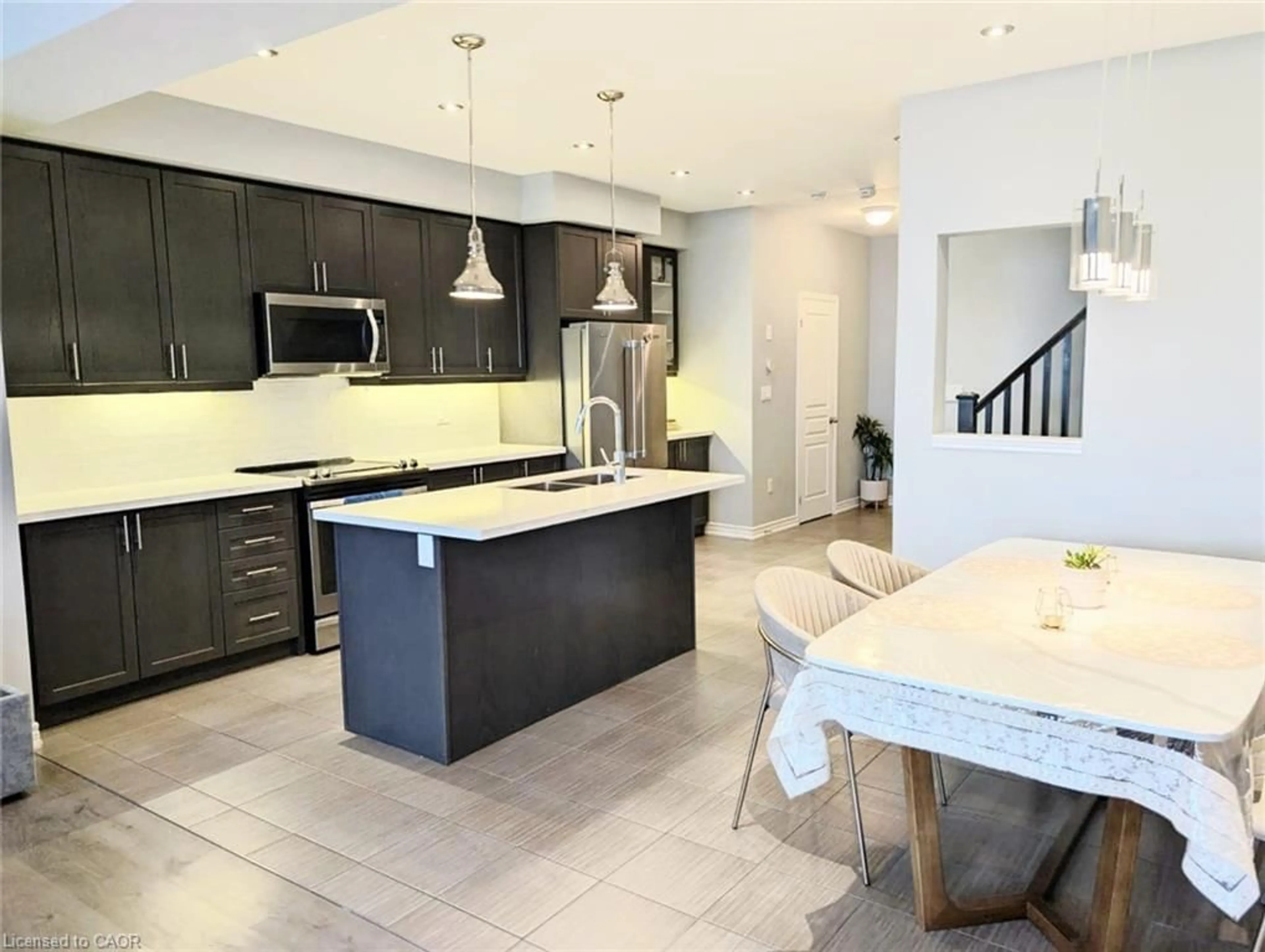 Open concept kitchen, ceramic/tile floor for 137 Lormont Blvd, Stoney Creek Ontario L8J 0K2