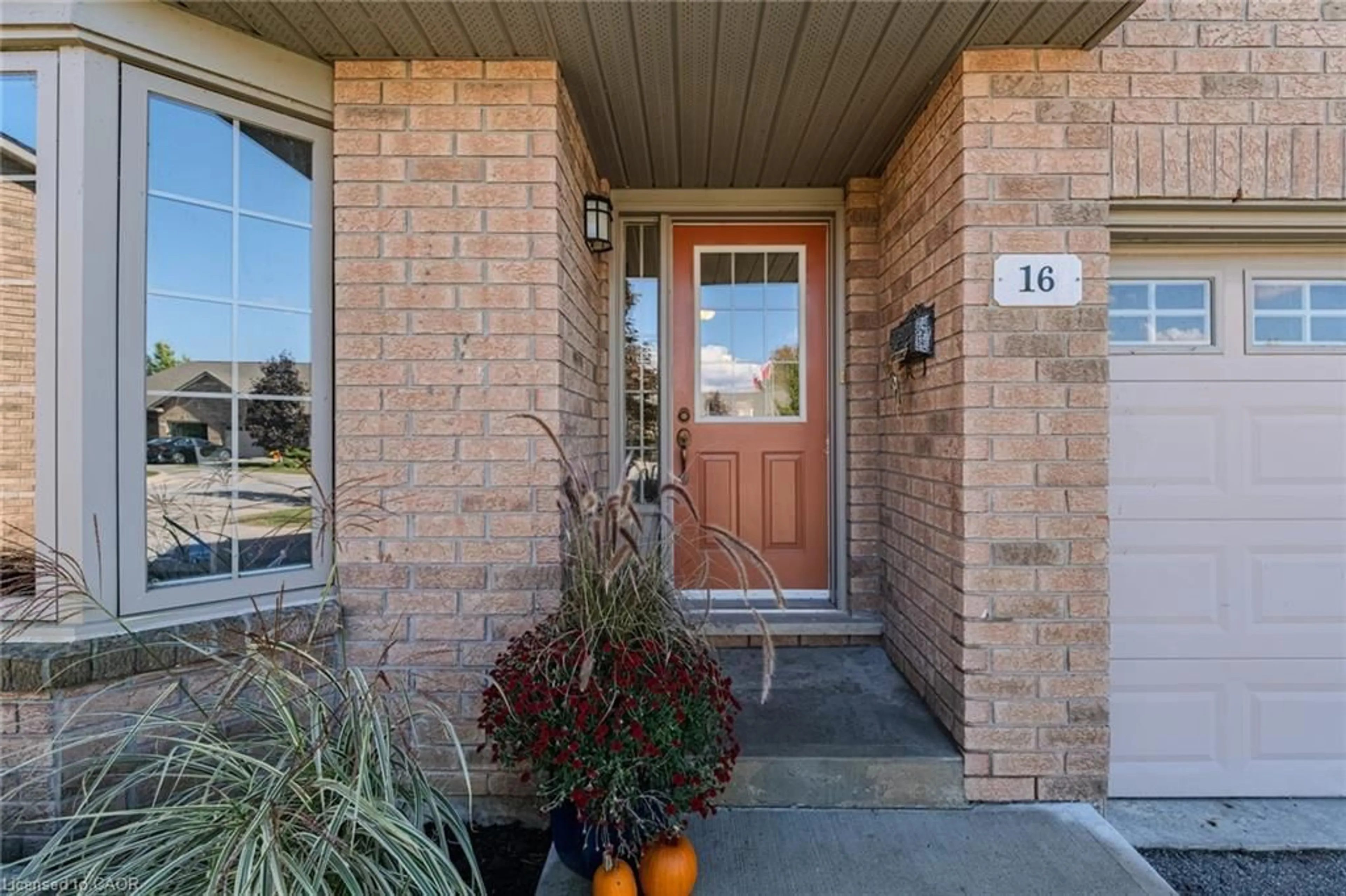 Indoor entryway for 19 Somerset Dr #16, Port Dover Ontario N0A 1N7