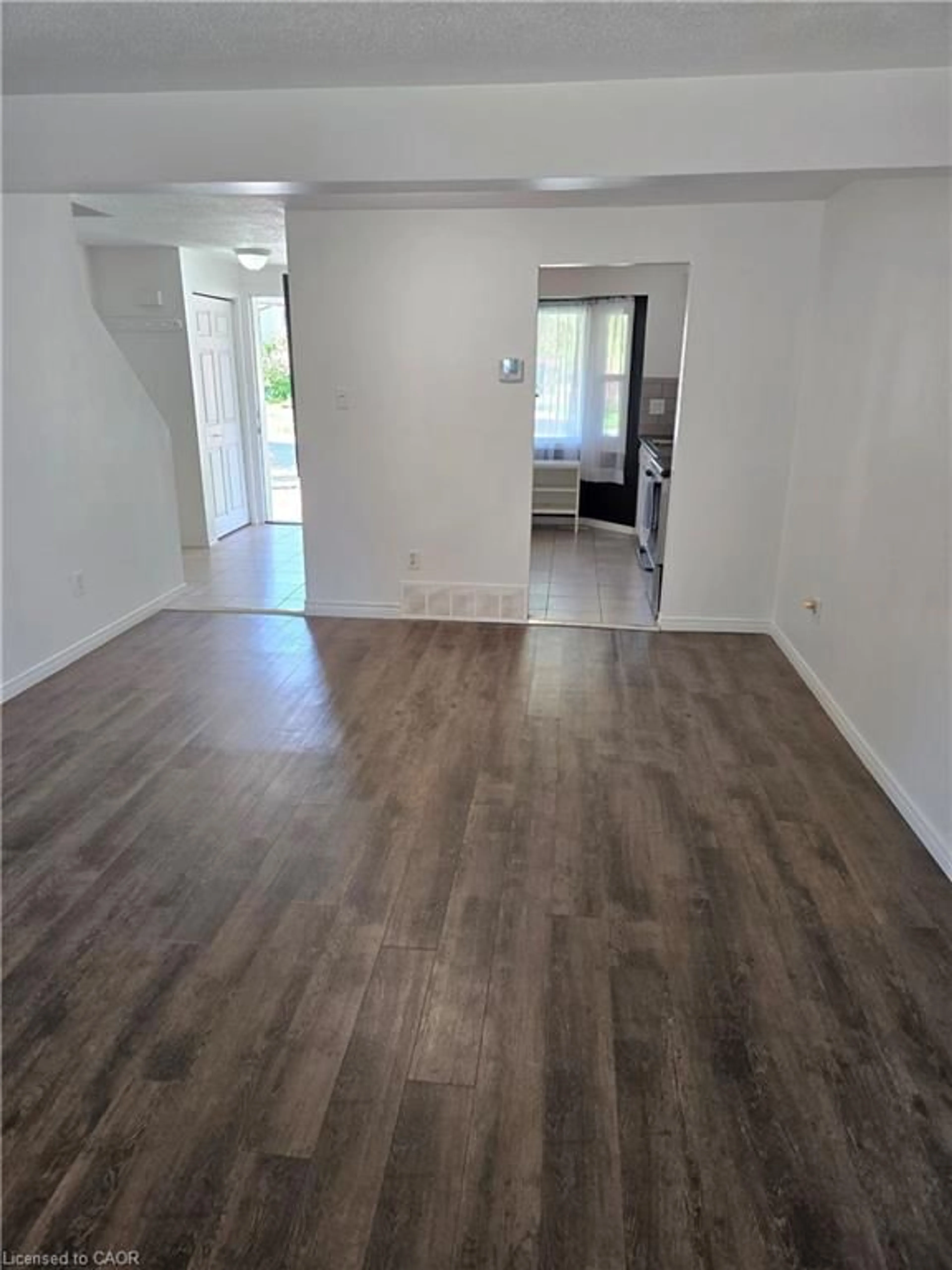 A pic of a room for 268 The Country Way, Kitchener Ontario N2E 2P9