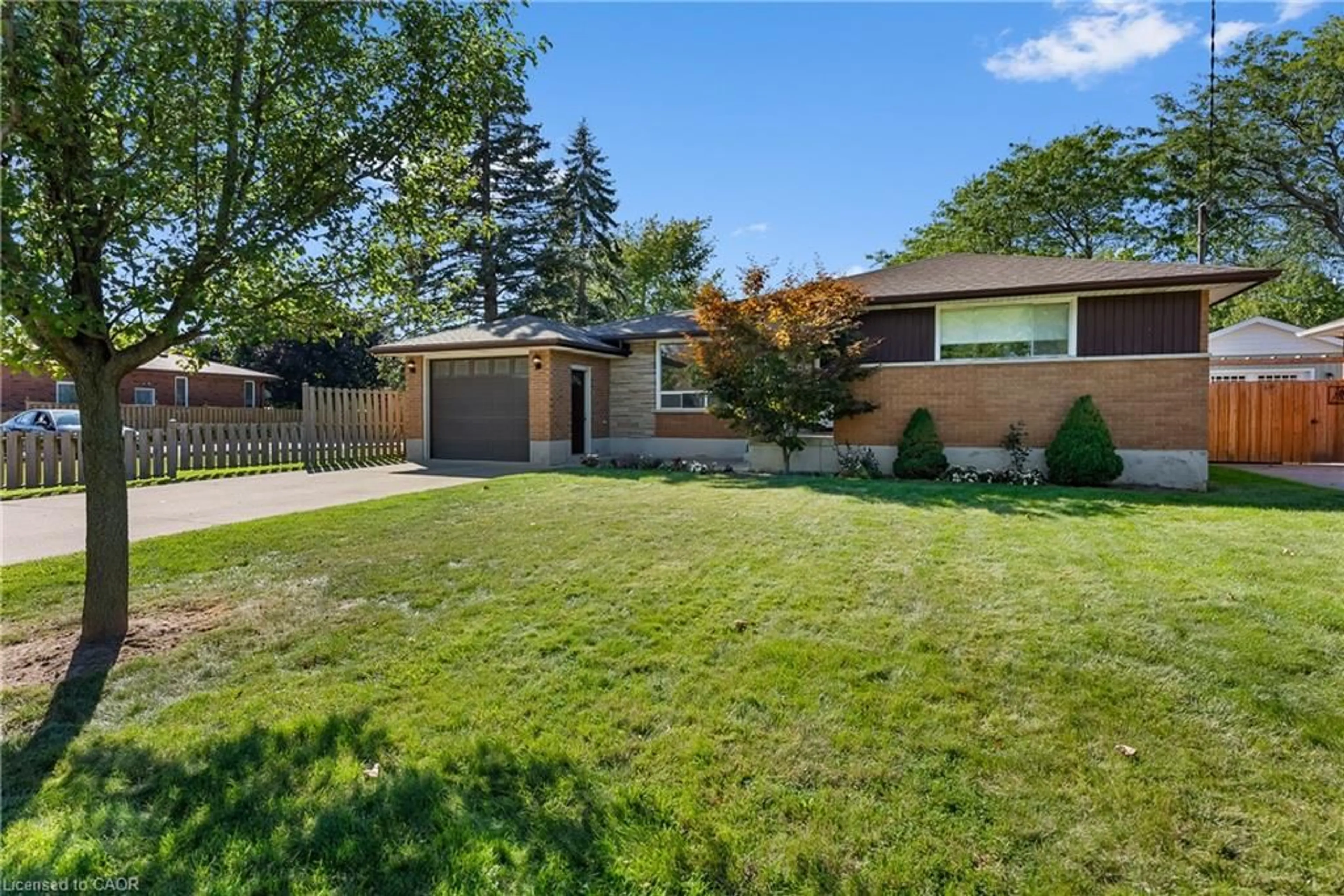 Unknown for 10 Harcove St, St. Catharines Ontario L2N 1W8