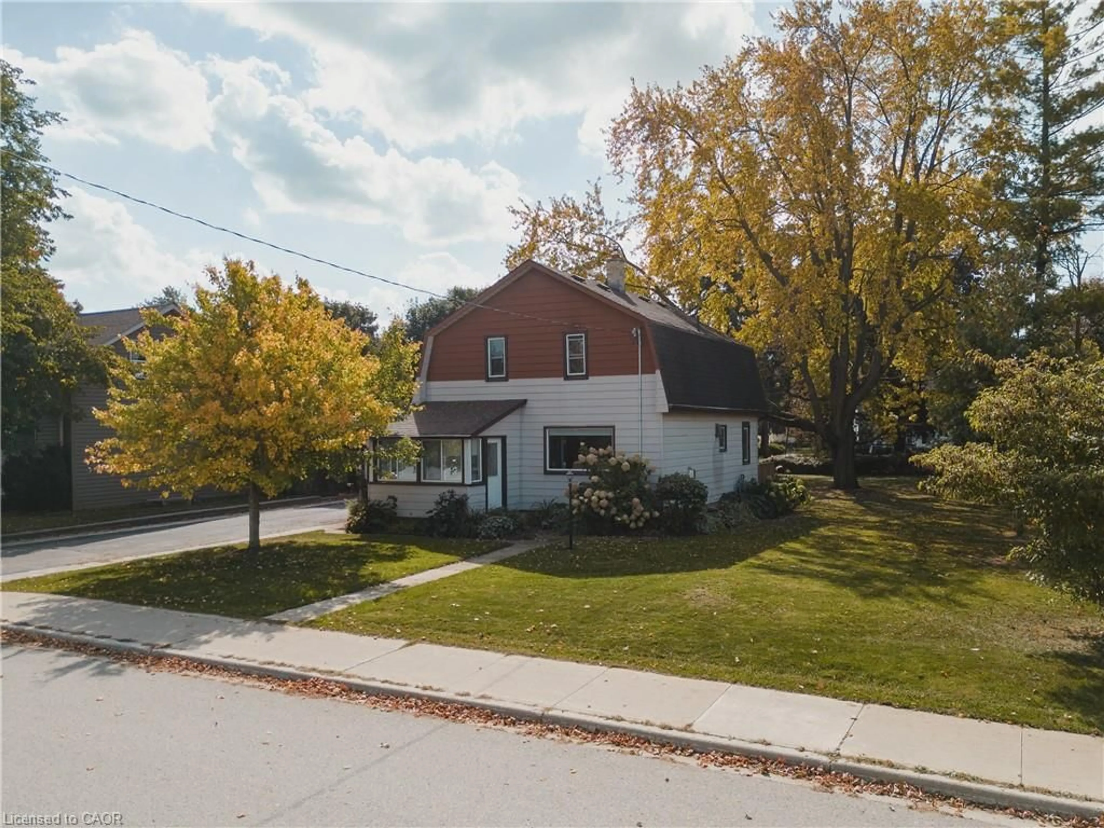A pic from outside/outdoor area/front of a property/back of a property/a pic from drone, street for 78 George Street South, Harriston Ontario N0G 1Z0
