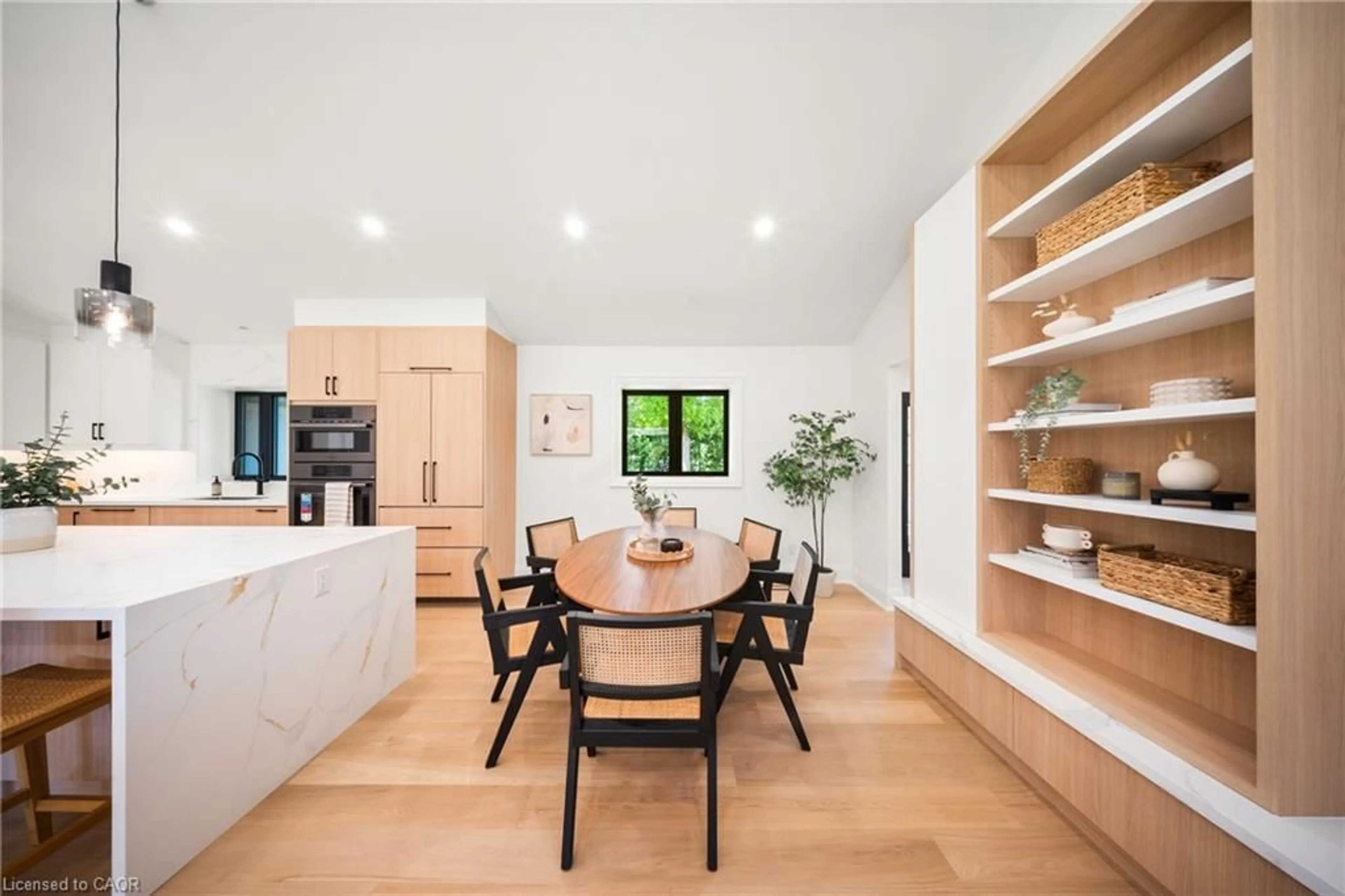 Open concept kitchen, unknown for 201 Trelawn Ave, Oakville Ontario L6J 4R3