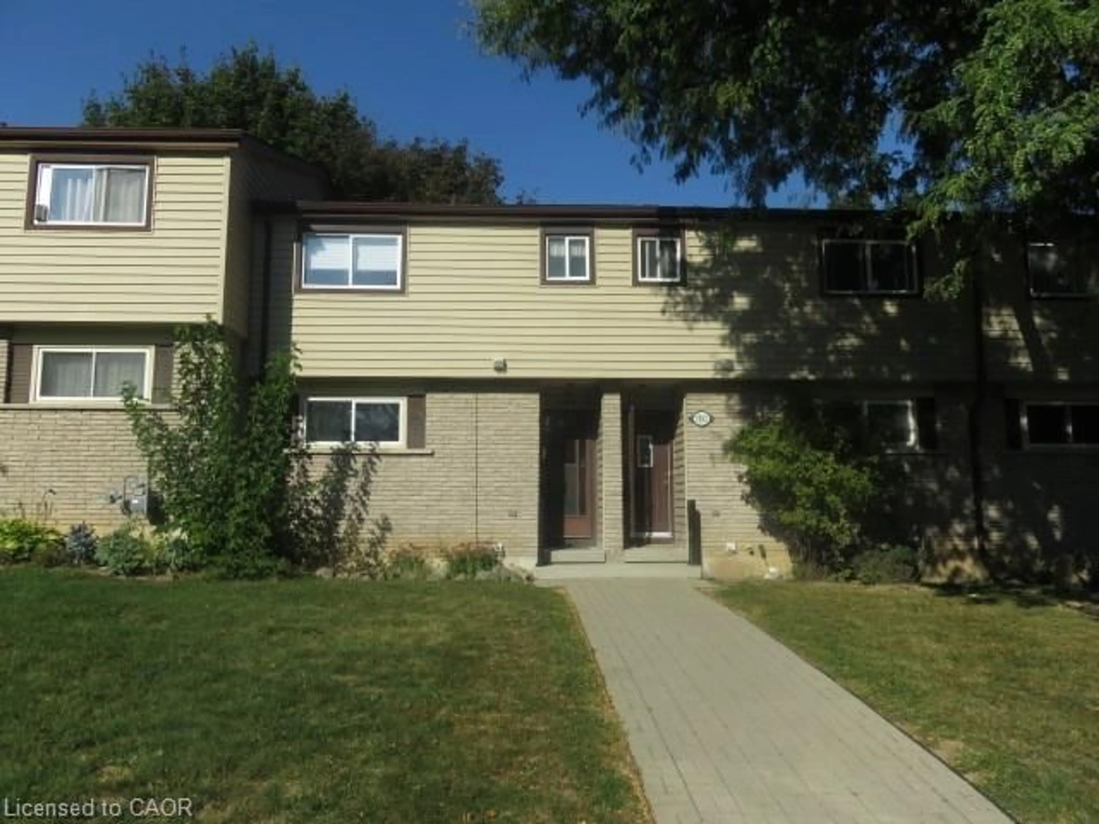 Home with vinyl exterior material, street for 1564 Garth St #30A, Hamilton Ontario L9B 1T3