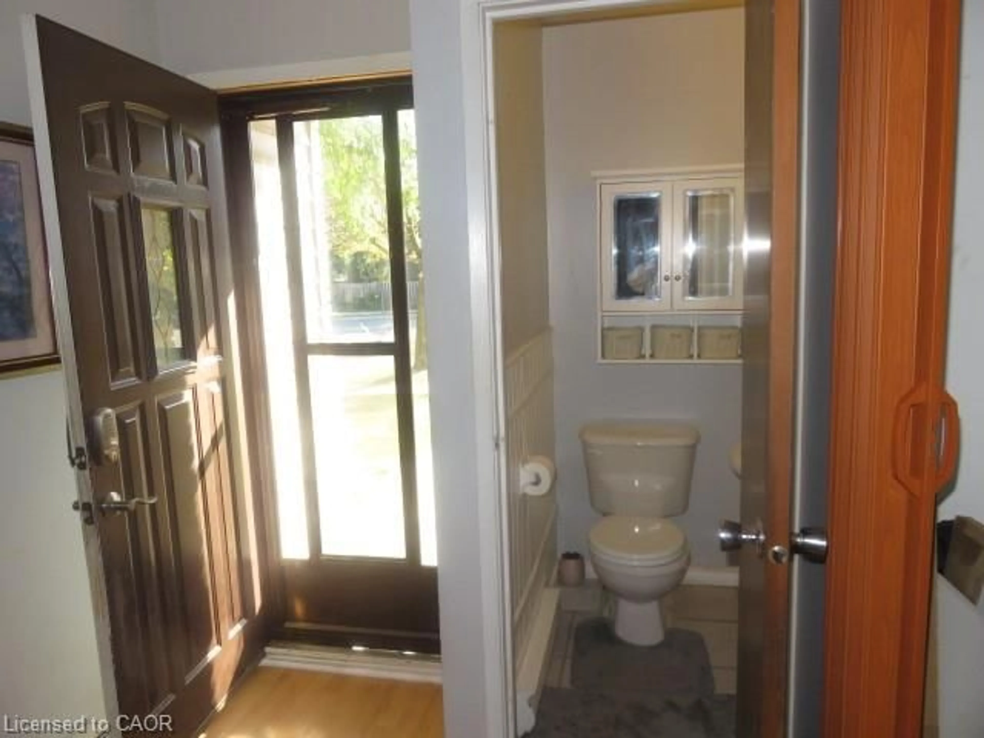 Standard bathroom, unknown for 1564 Garth St #30A, Hamilton Ontario L9B 1T3