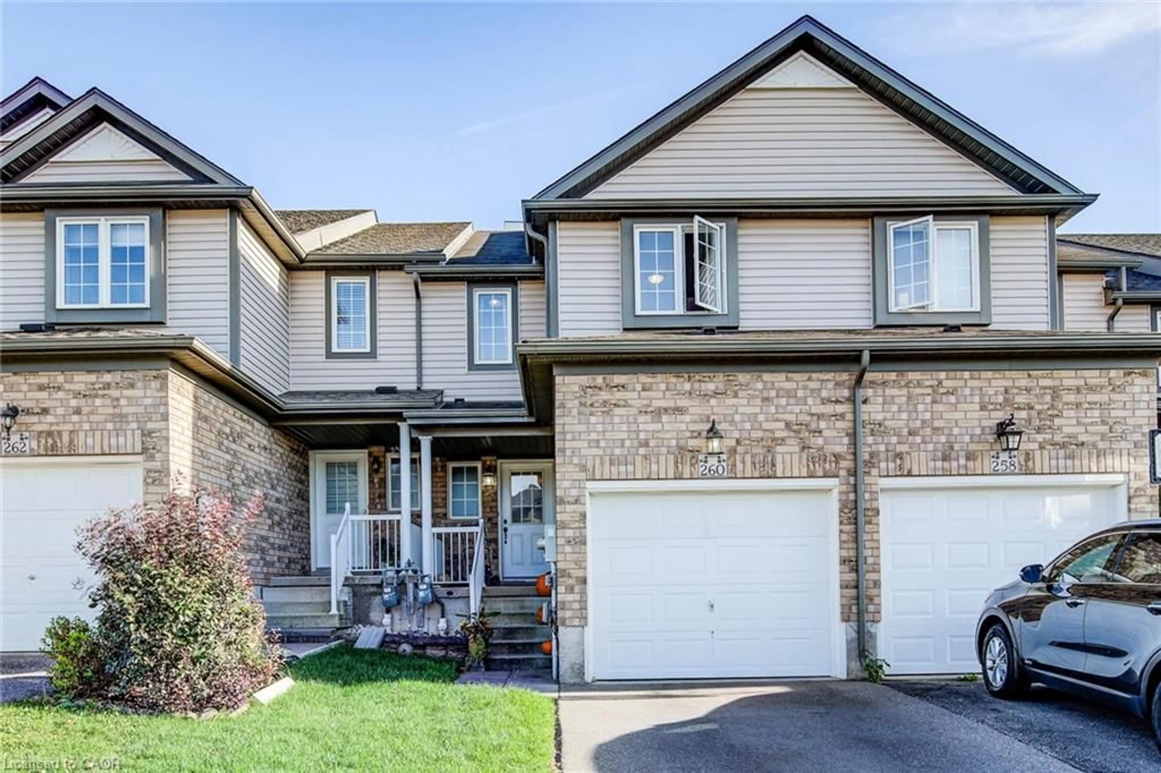 Home with brick exterior material, street for 260 Westmeadow Dr, Kitchener Ontario N2N 3R1