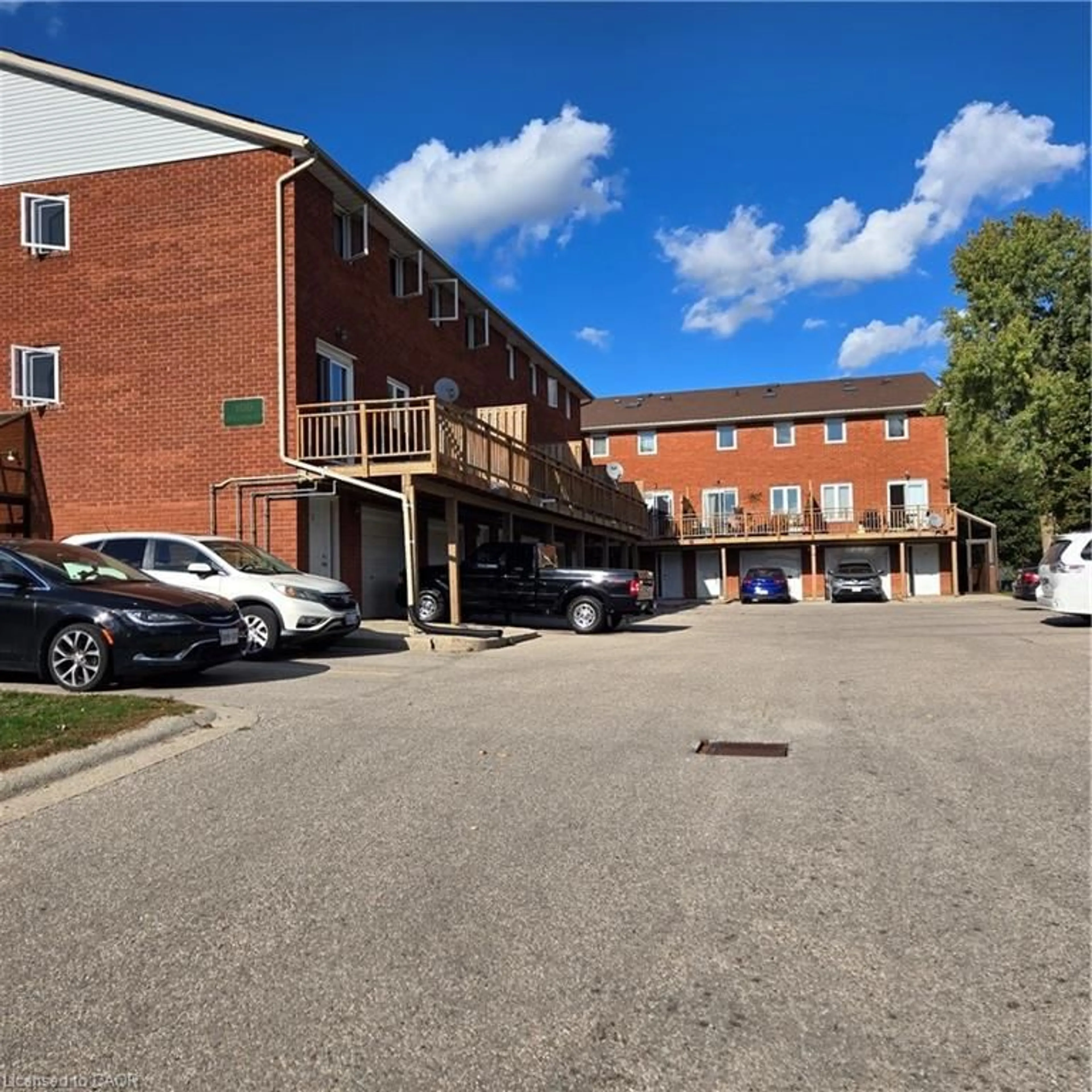 A pic from outside/outdoor area/front of a property/back of a property/a pic from drone, unknown for 100 Inkerman St #14, Rockwood Ontario N0B 2K0