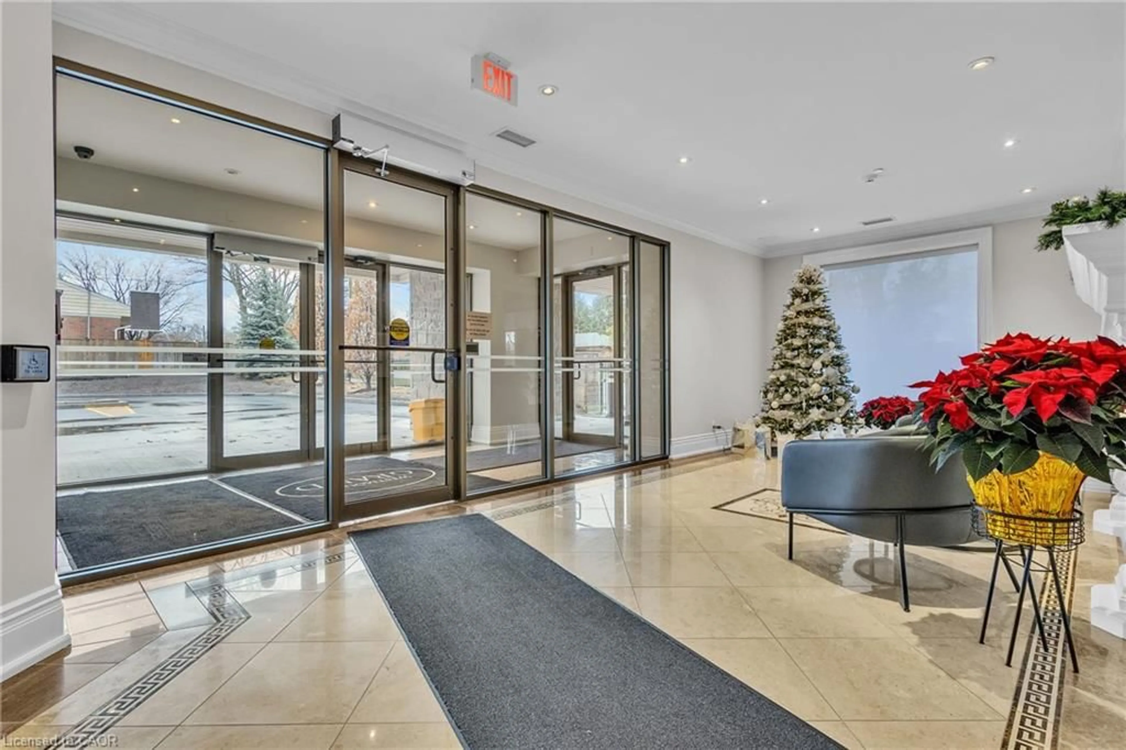 Indoor foyer for 223 Erb St #502, Waterloo Ontario N2L 0B3