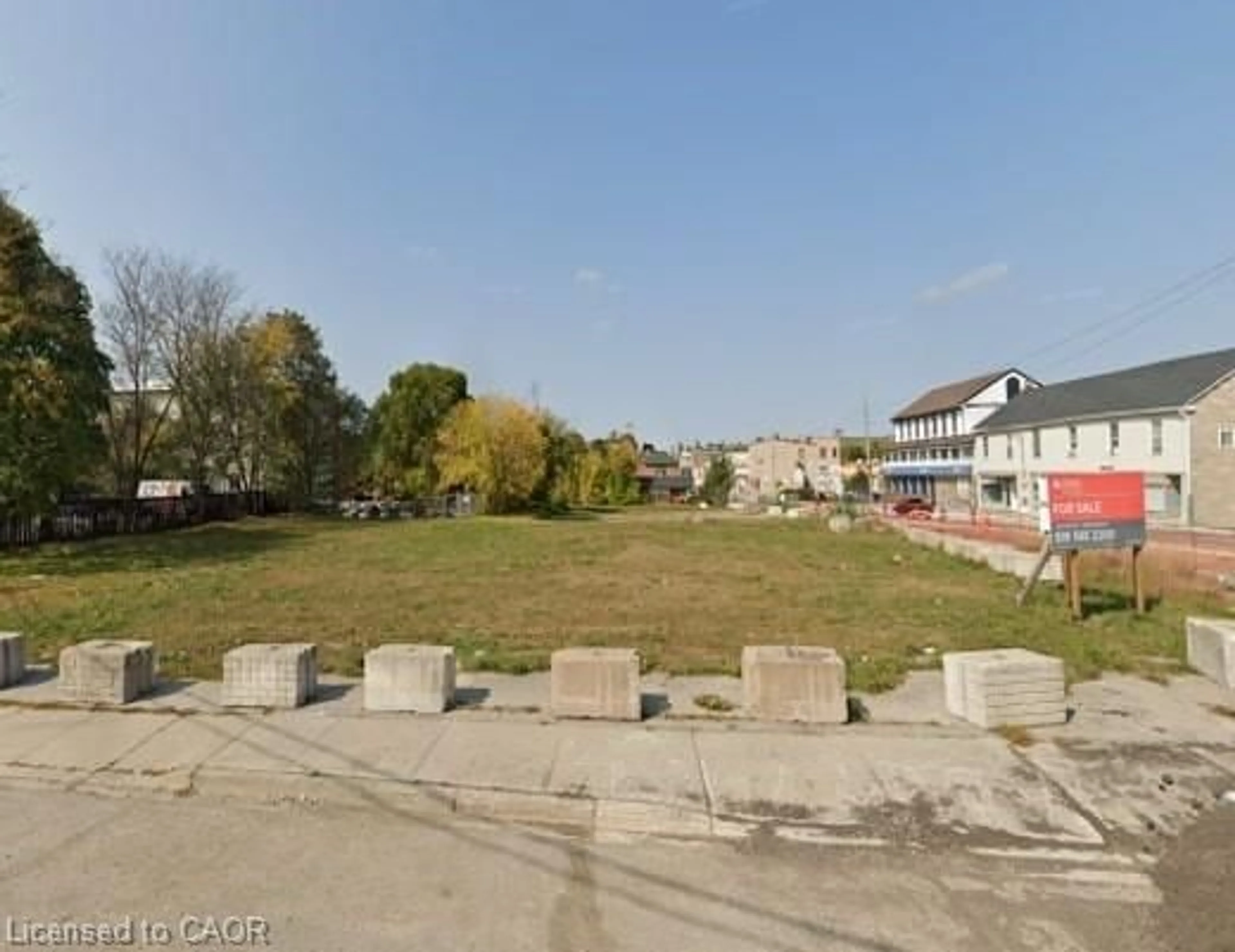 A pic from outside/outdoor area/front of a property/back of a property/a pic from drone, street for 986 & 1030 King St, Cambridge Ontario N3H 3K7