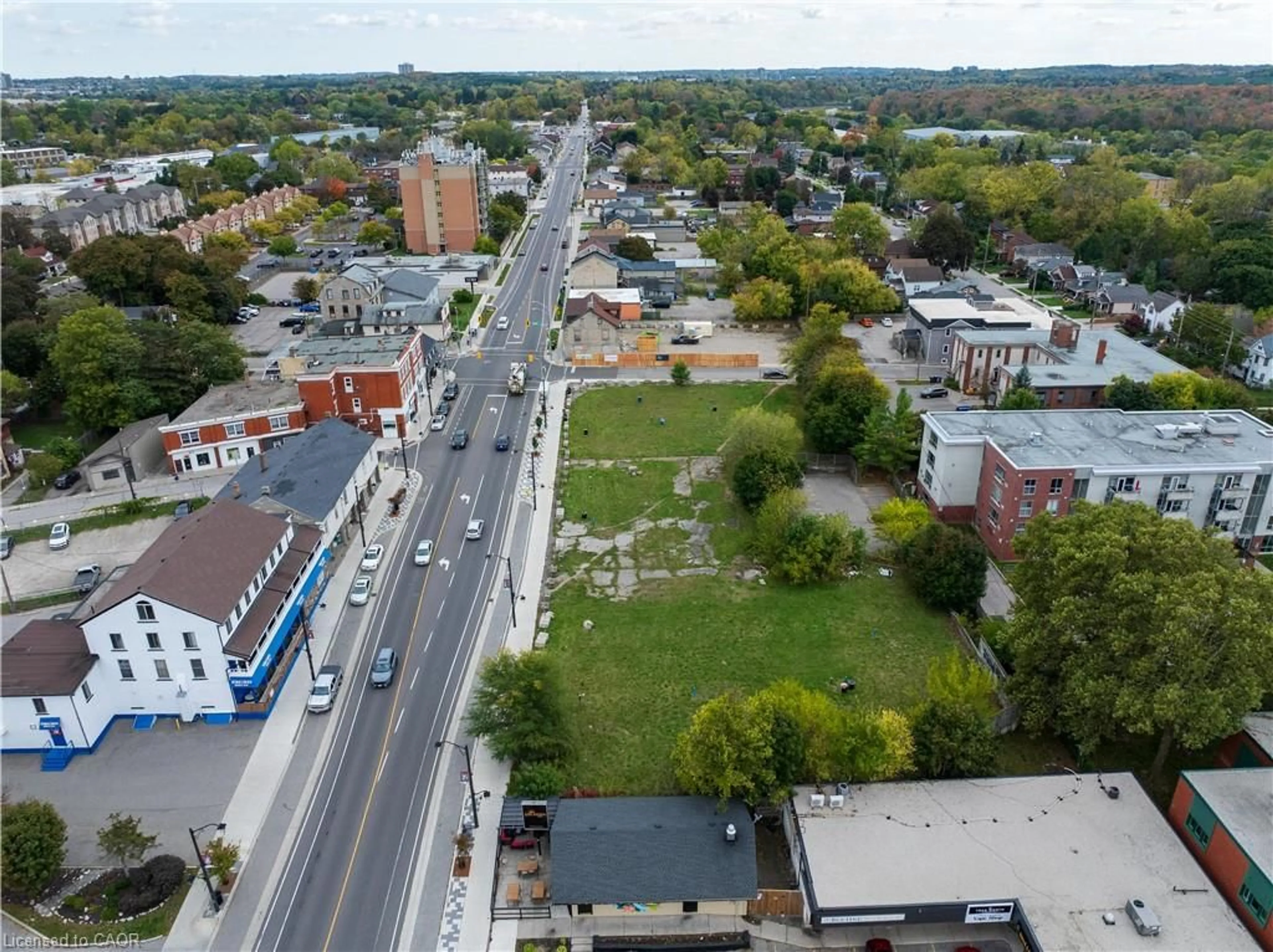 A pic from outside/outdoor area/front of a property/back of a property/a pic from drone, street for 986 & 1030 King St, Cambridge Ontario N3H 3K7