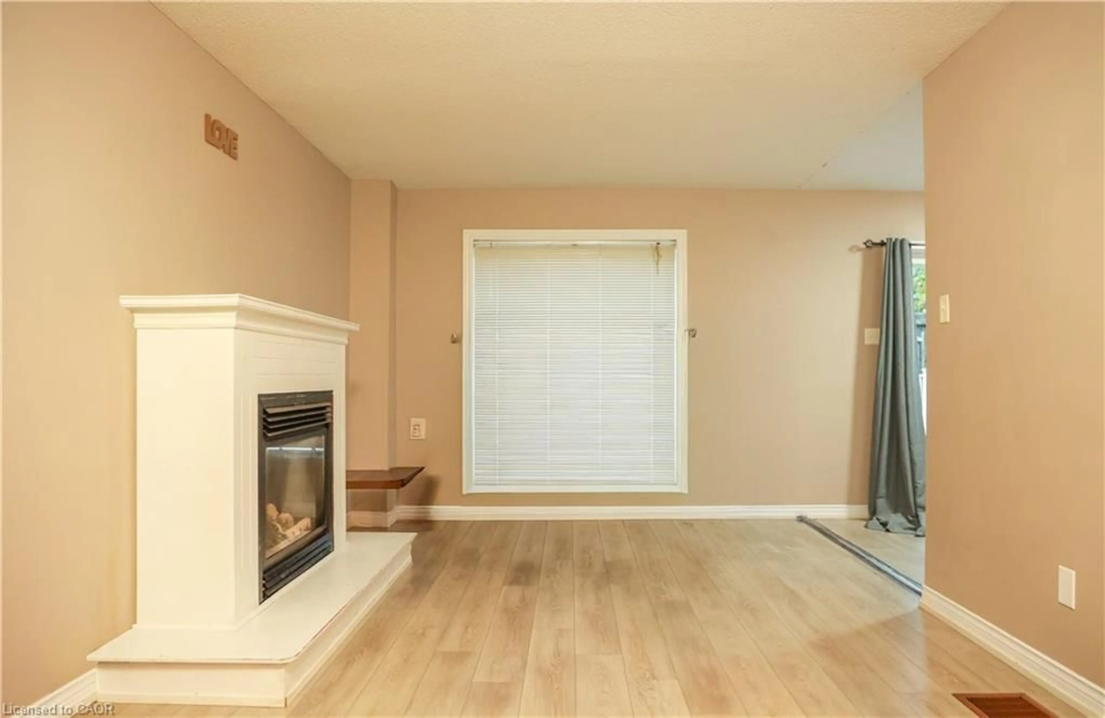 A pic of a room for 67 Stollar Blvd, Barrie Ontario L4N 6N3