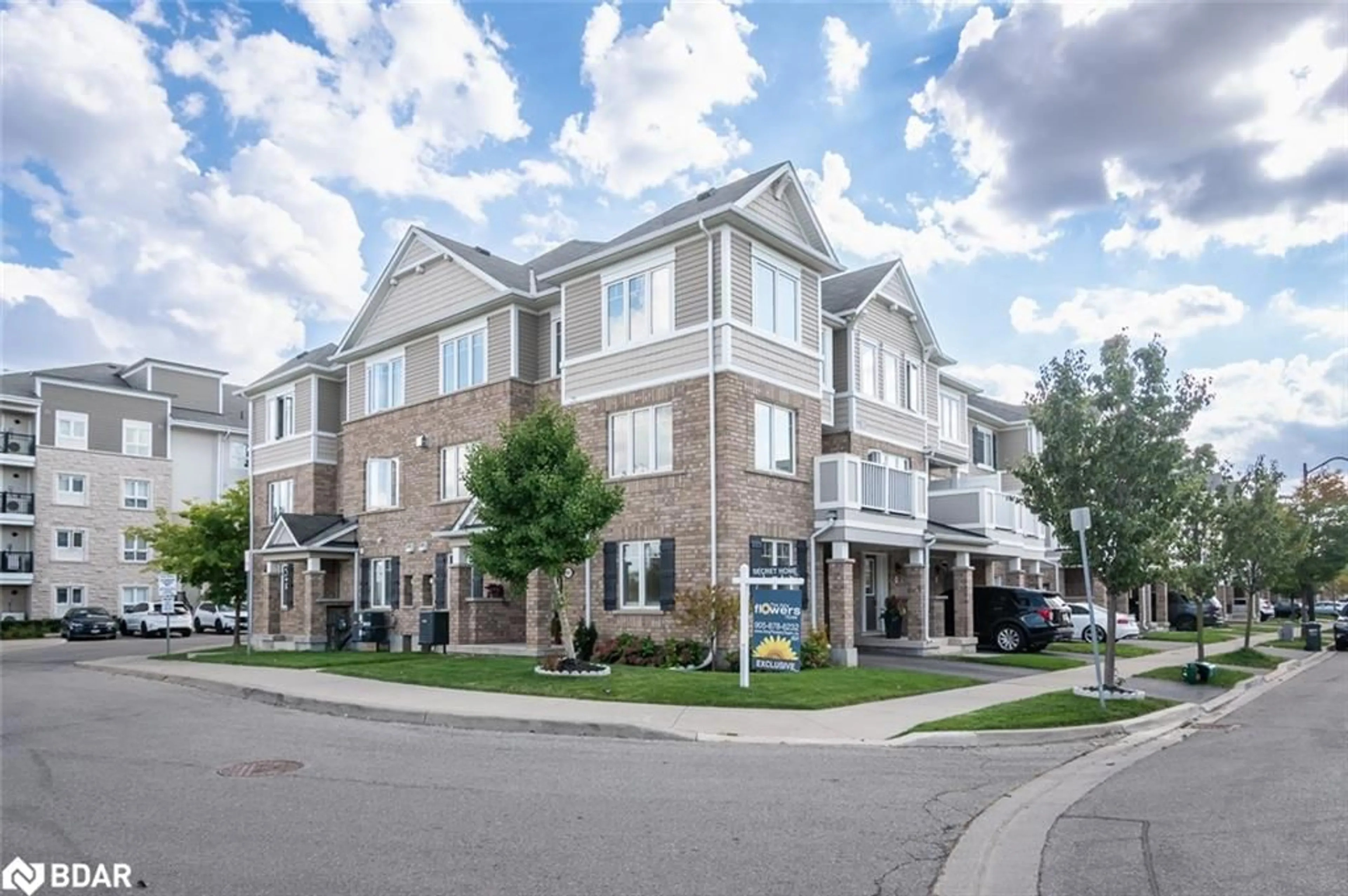 Unknown for 961 Nadalin Hts, Milton Ontario L9T 8R3