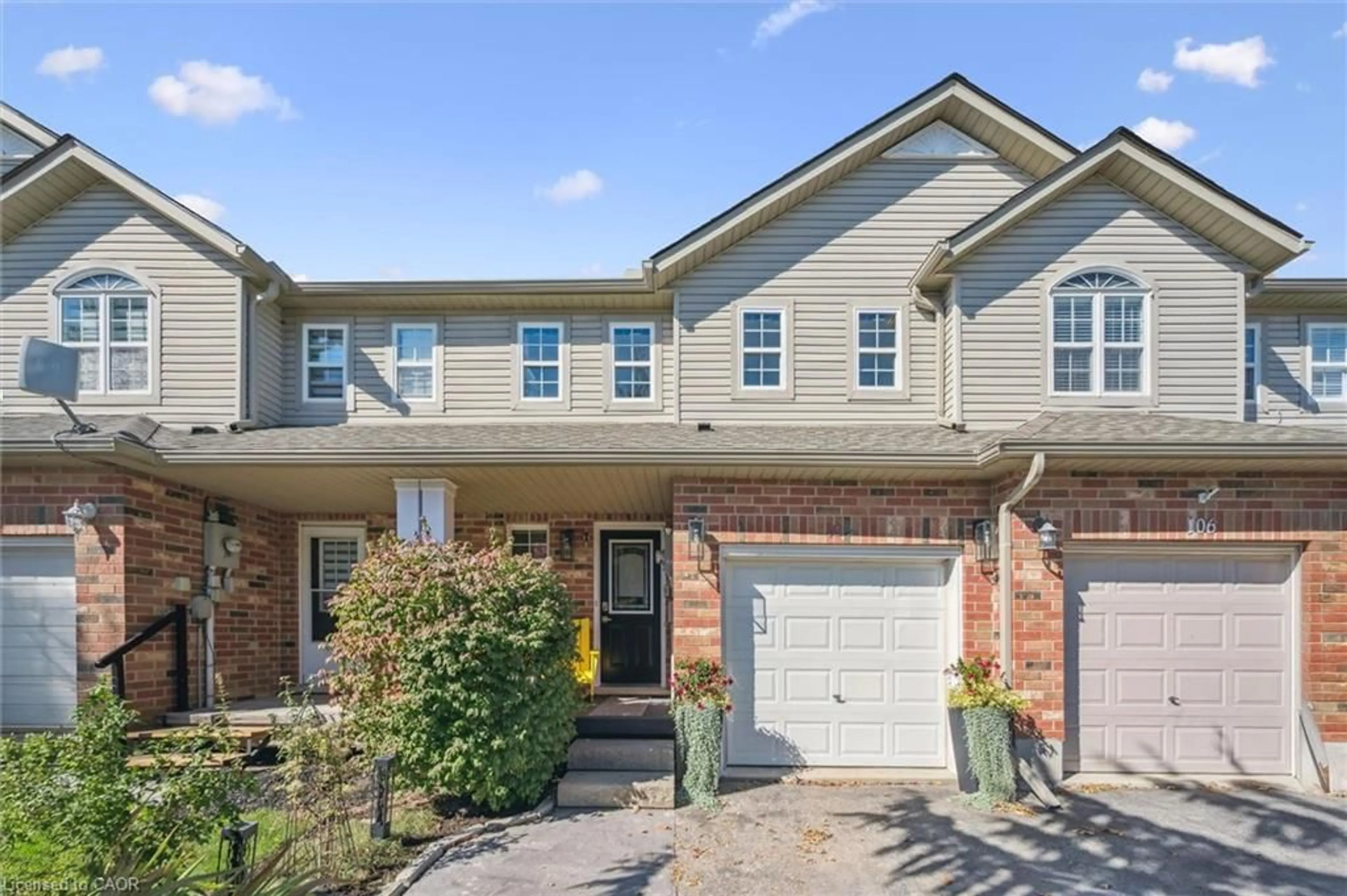 Home with brick exterior material, street for 104 Gibbons Dr, Fergus Ontario N1M 3V8